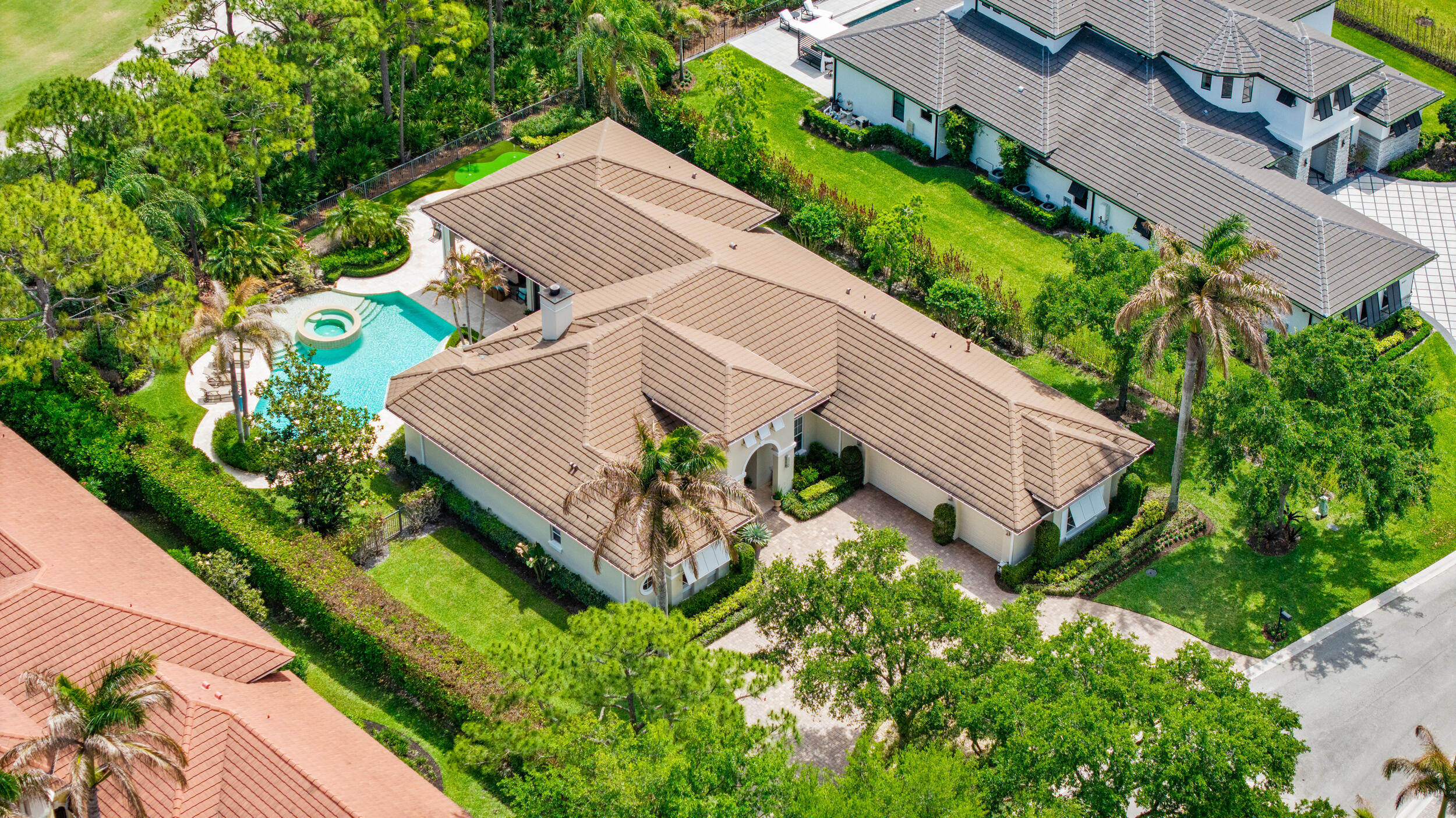 MEDALIST CLUB - Residential