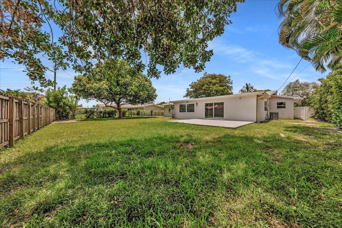 HOLLYWOOD HILLS - Residential