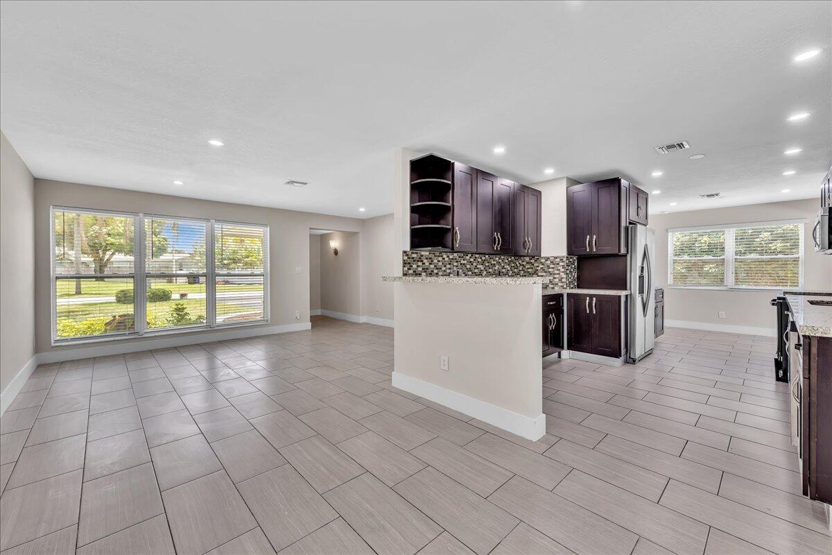 HOLLYWOOD HILLS - Residential