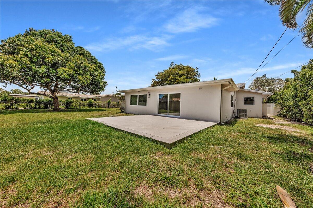 HOLLYWOOD HILLS - Residential