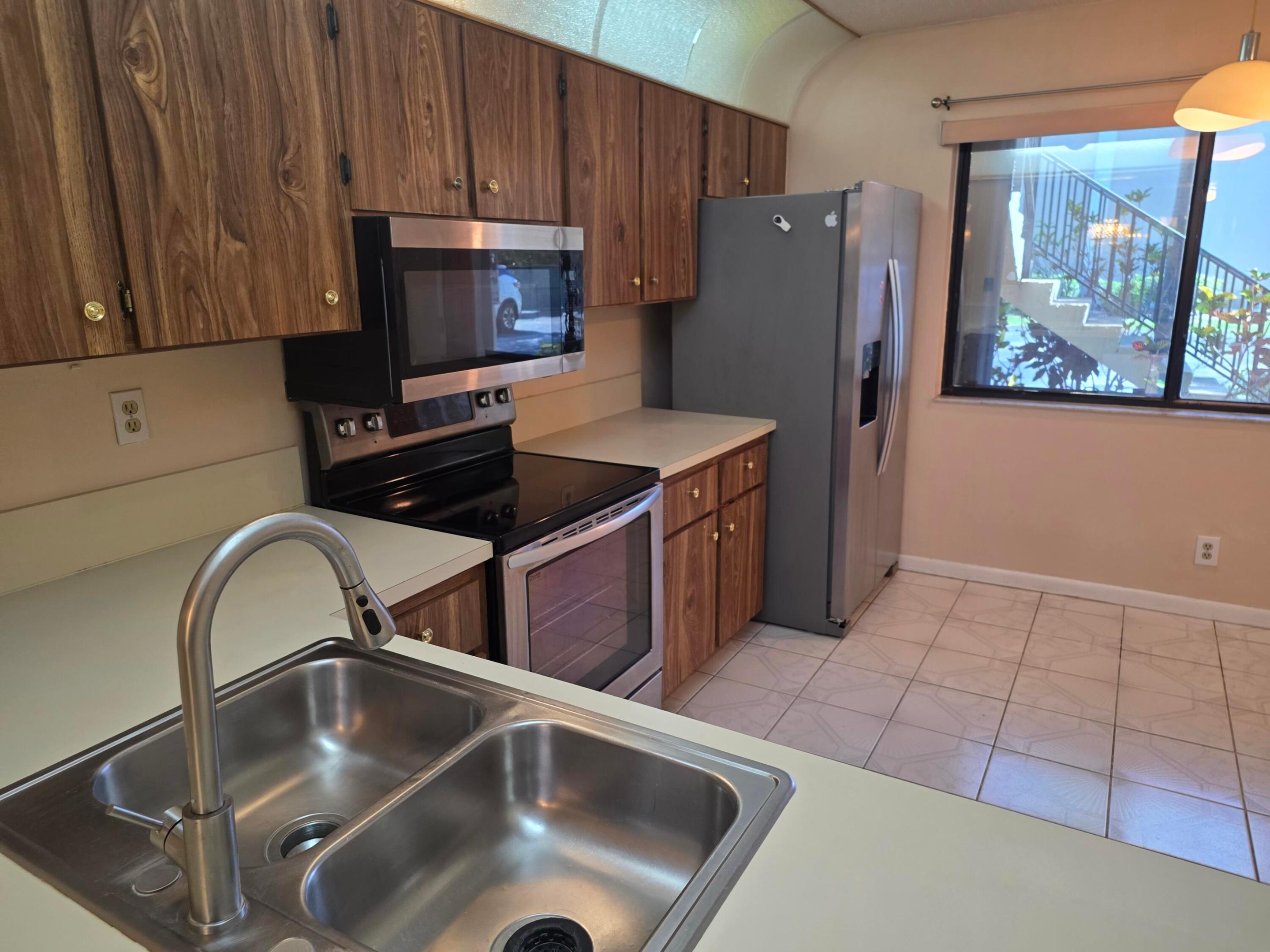 WINDWOOD ISLES CONDO - Residential Lease