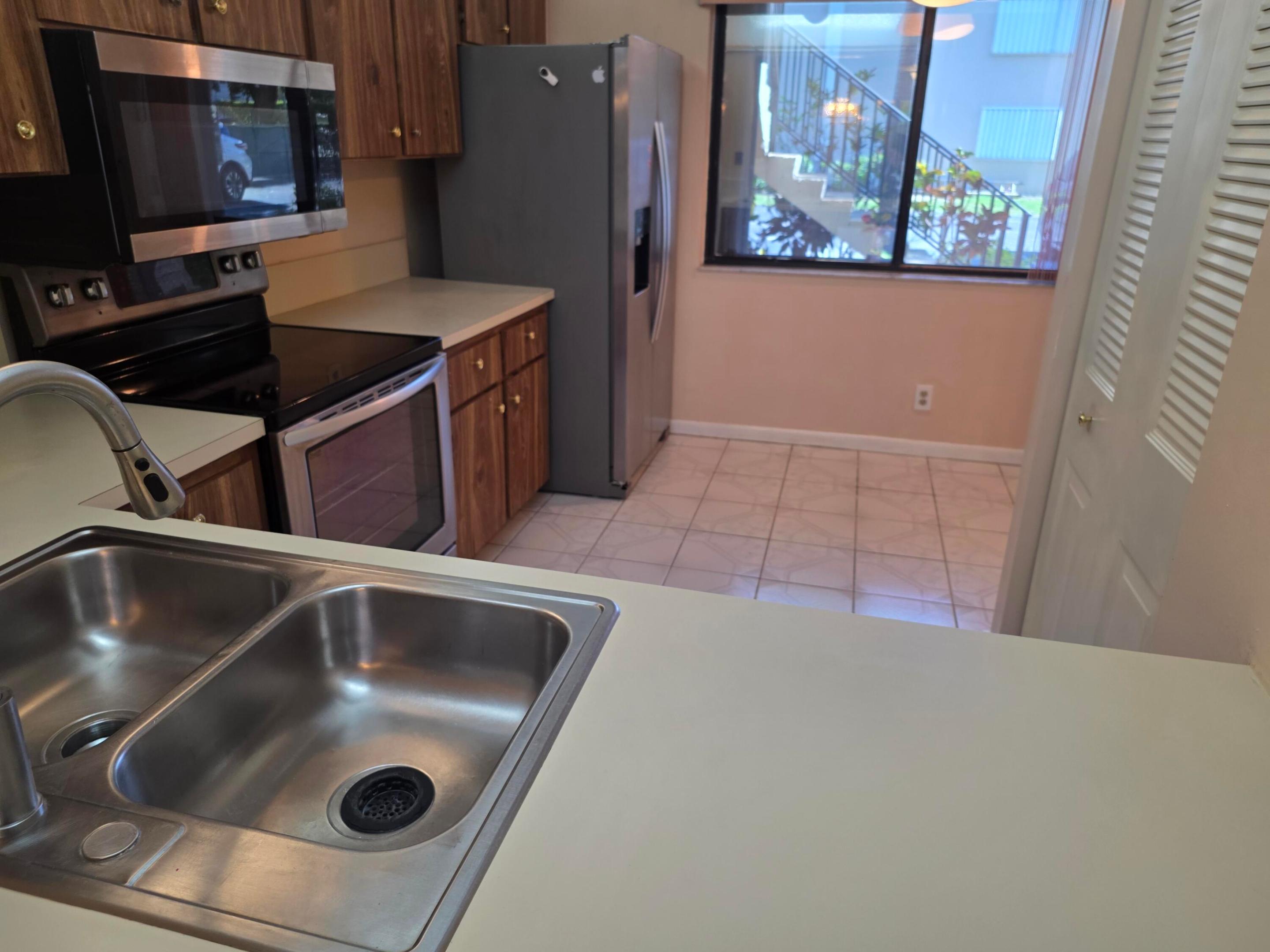 WINDWOOD ISLES CONDO - Residential Lease