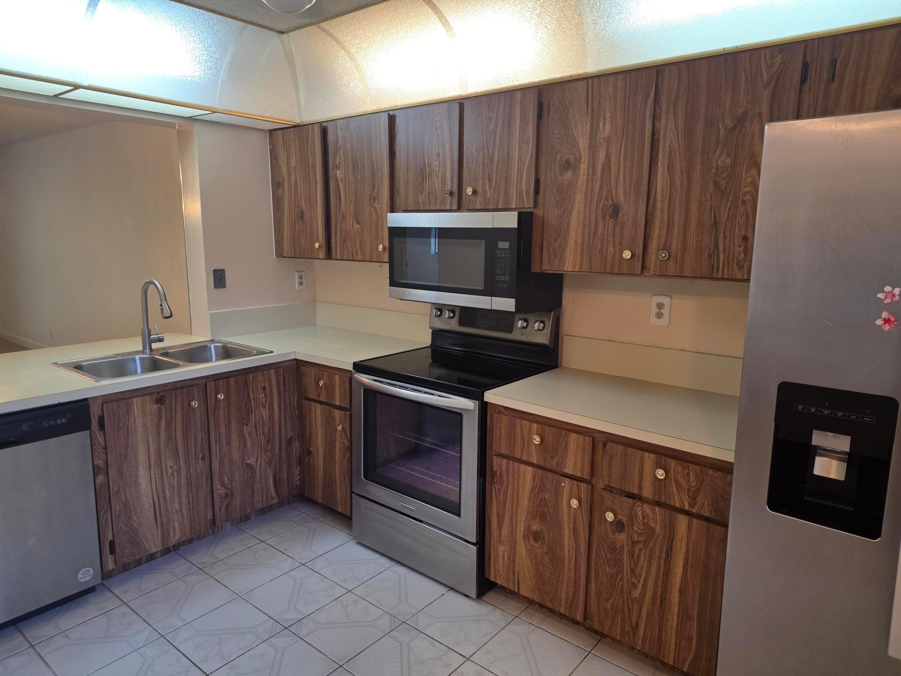WINDWOOD ISLES CONDO - Residential Lease