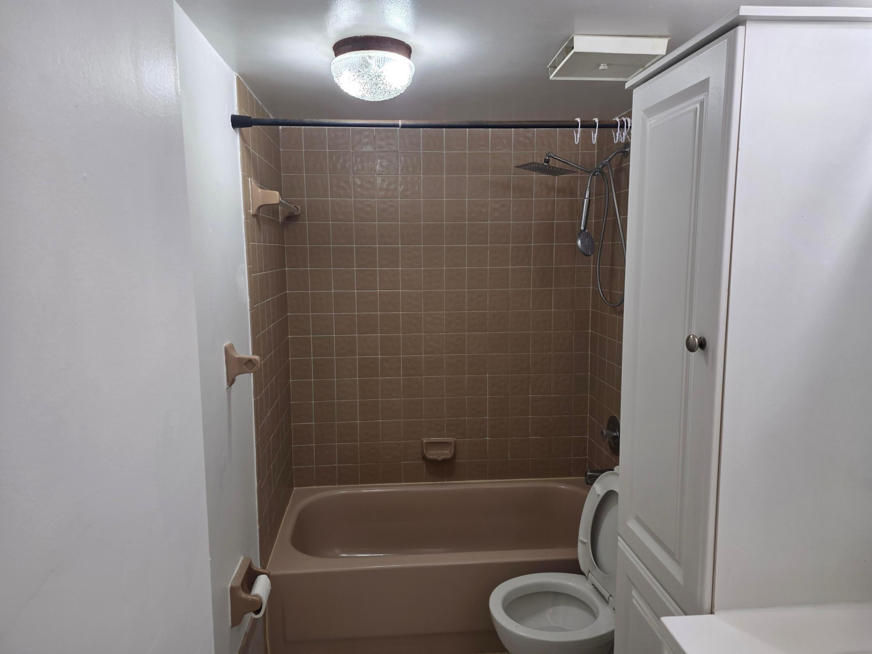 WINDWOOD ISLES CONDO - Residential Lease