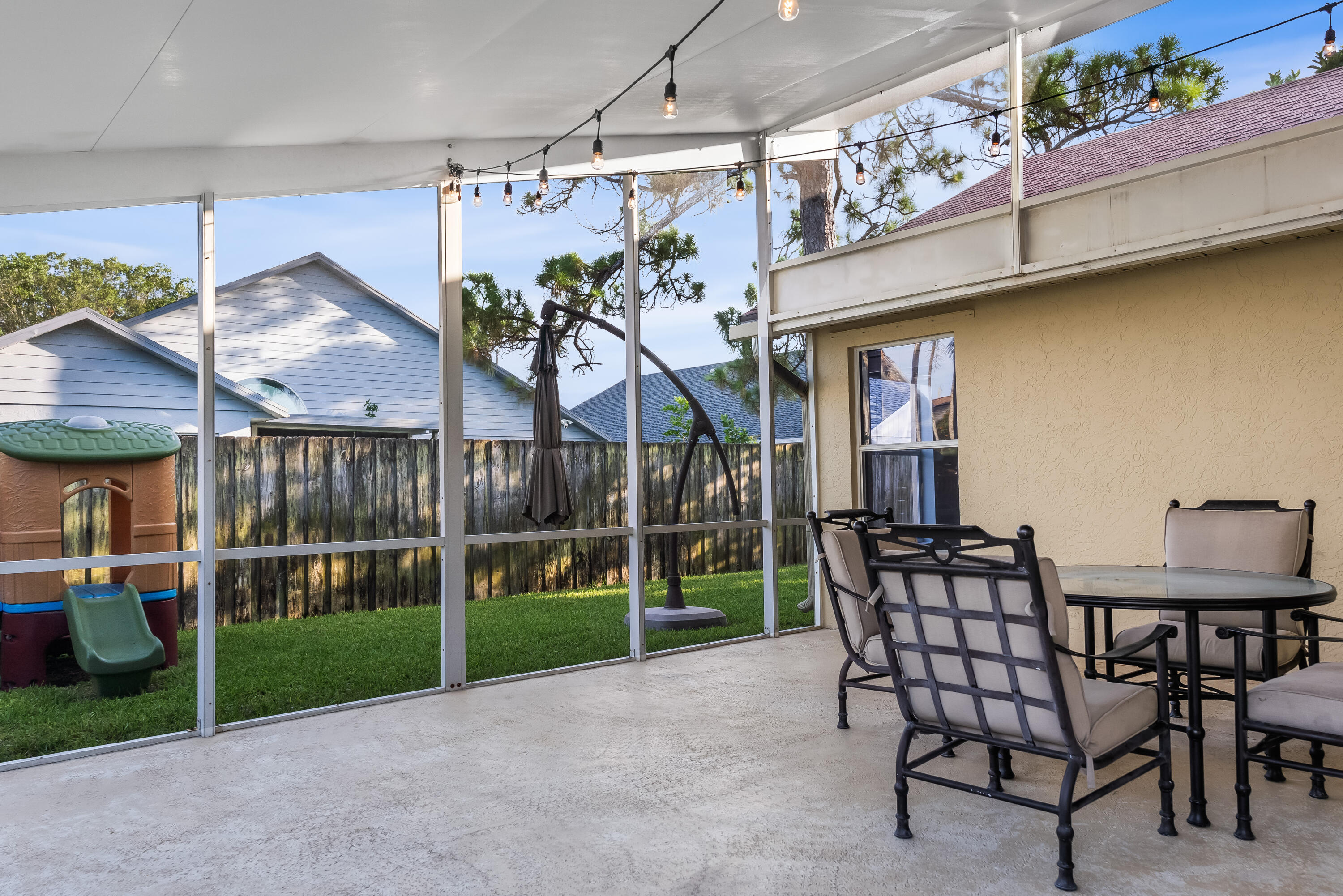 NORTH PALM BEACH HEIGHTS SEC 3 - Residential
