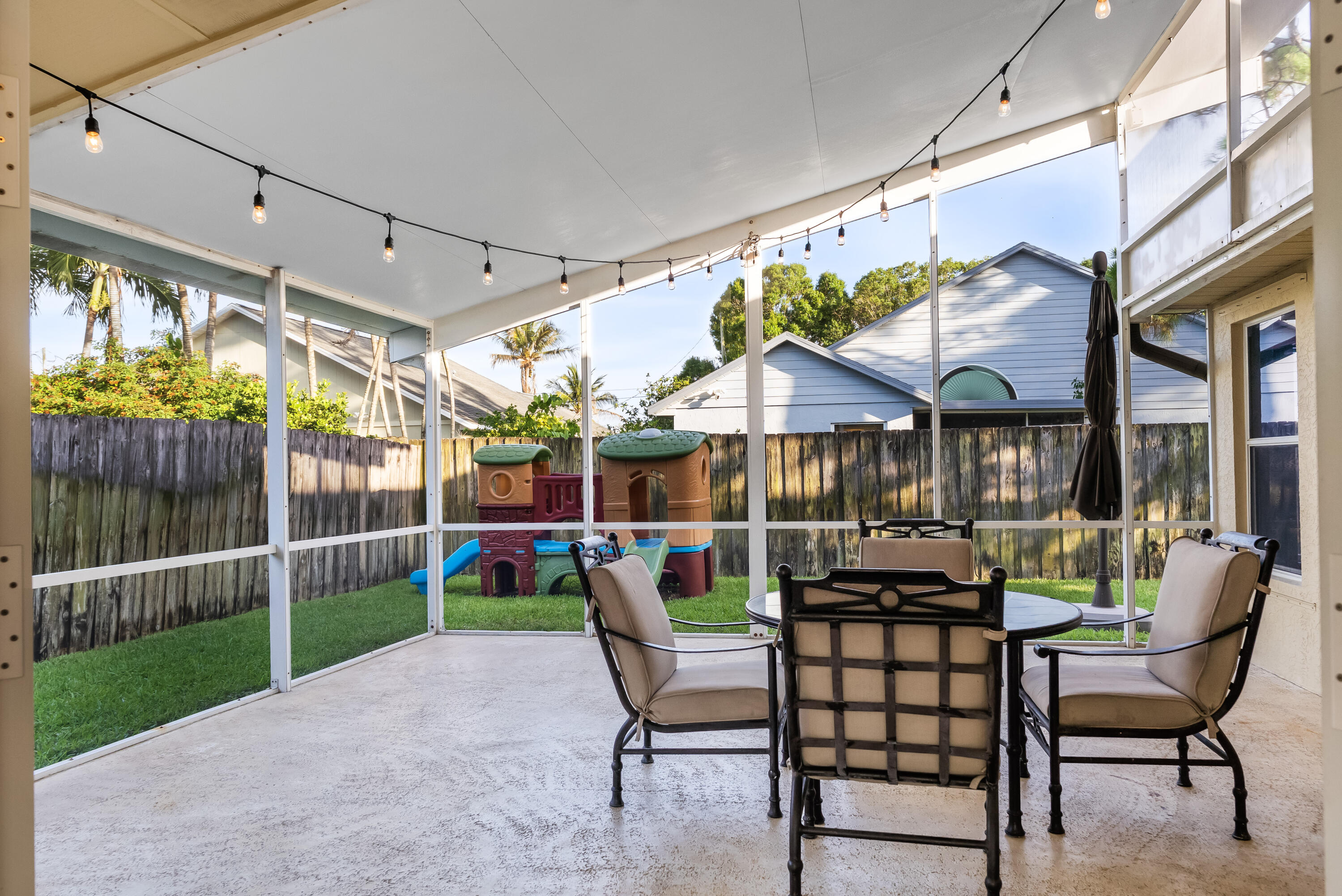 NORTH PALM BEACH HEIGHTS SEC 3 - Residential