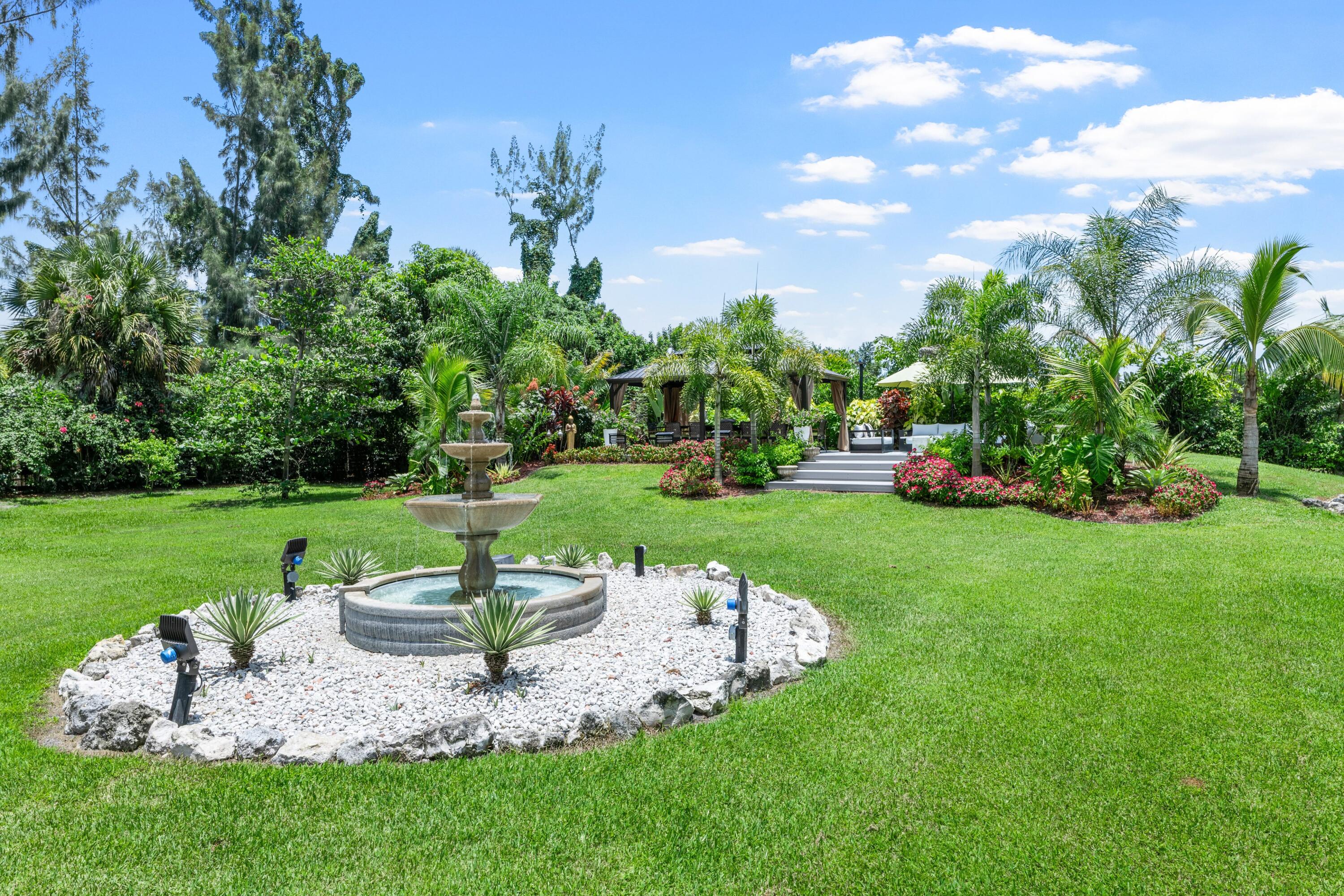 LOXAHATCHEE GROVES IN - Residential