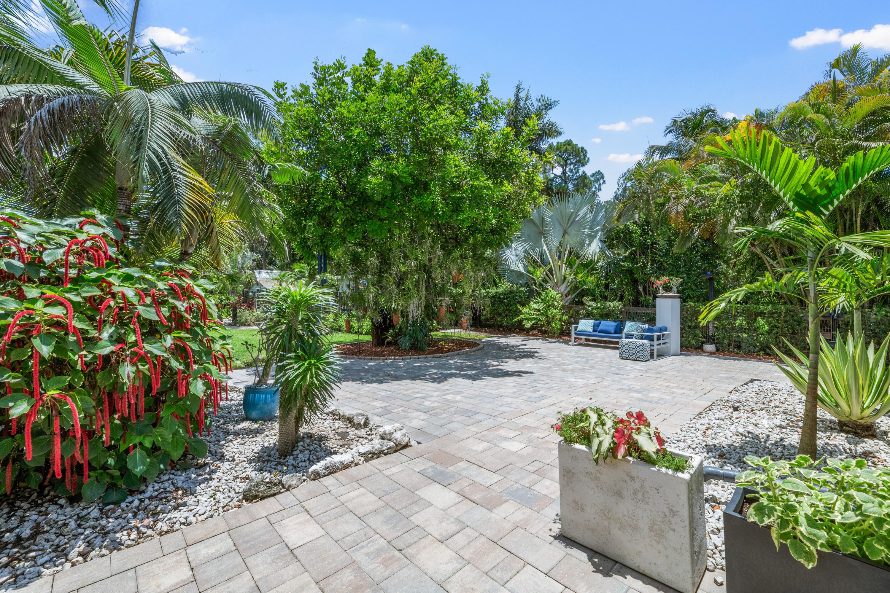 LOXAHATCHEE GROVES IN - Residential