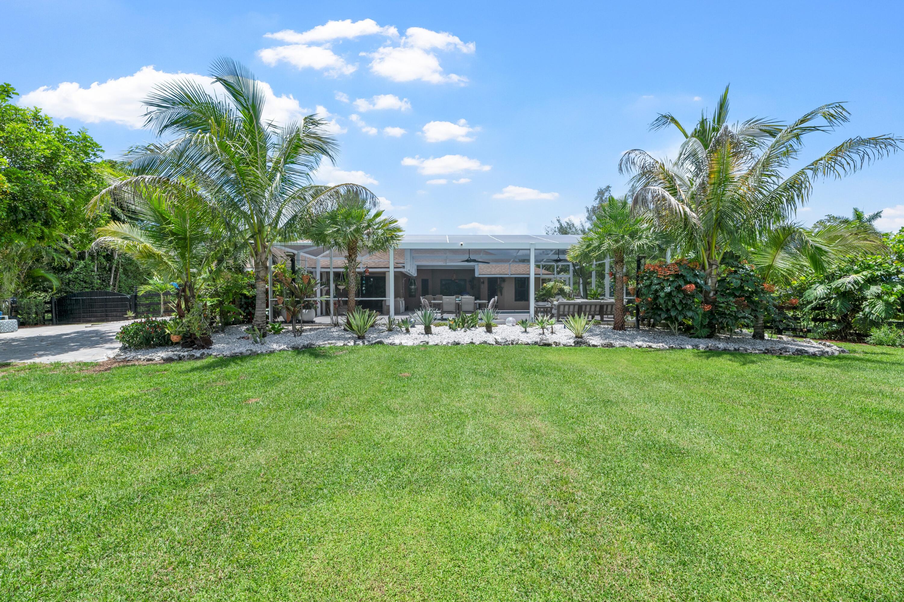 LOXAHATCHEE GROVES IN - Residential
