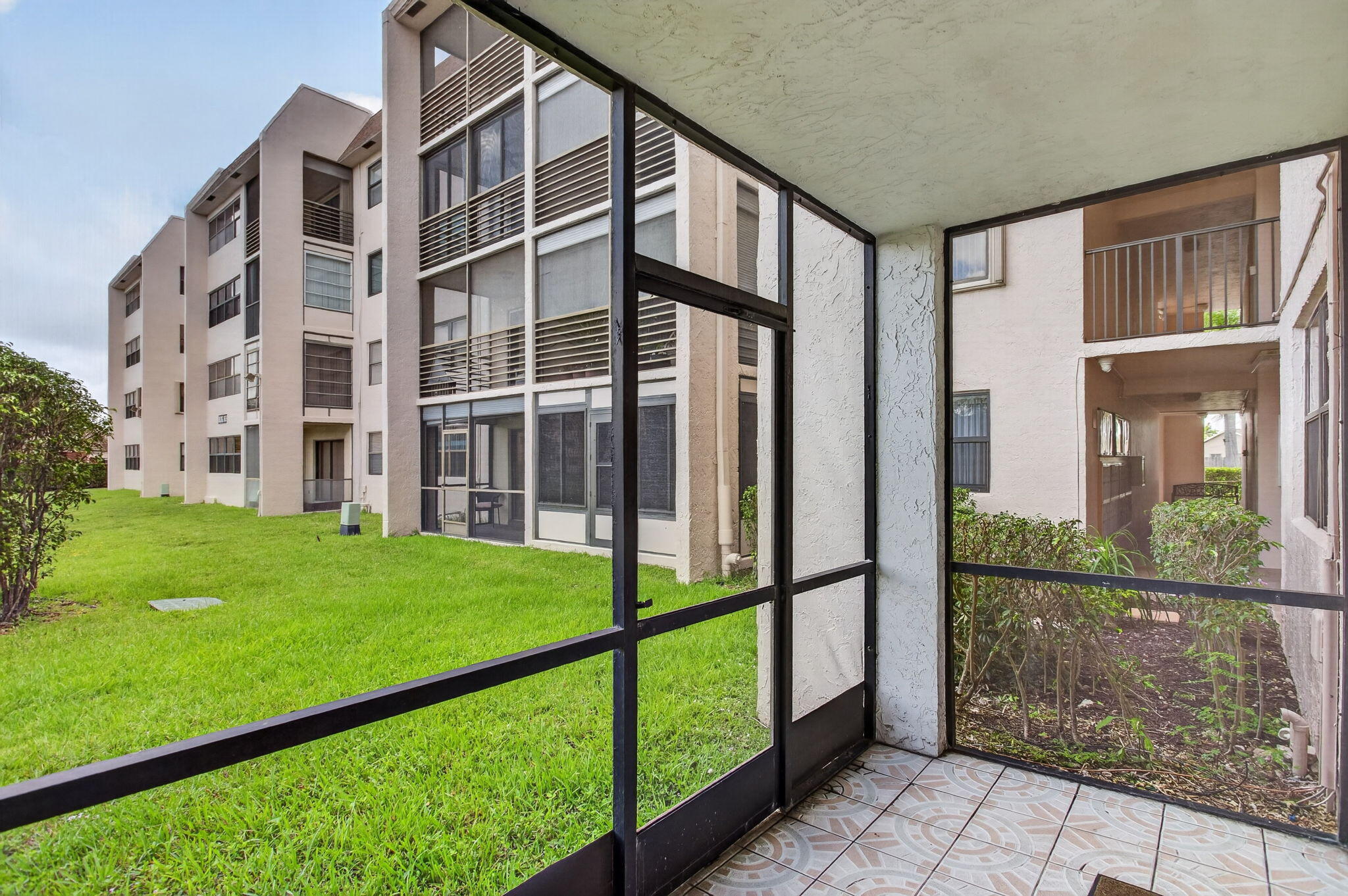 Section 4, the only one with a washer and dryer inside the unit. First-floor corner unit, walk from your car to your condo, STUNNING  lake views from your patio. This home features wood flooring throughout, a washer and dryer in the unit, and all appliances were replaced in 2020. The HOA includes internet, cable, water, sewer, trash, and pest control. Enjoy resort-style amenities, including an executive-style 9-hole golf course. HURRY will not last! The seller will pay special assessment @ closing,