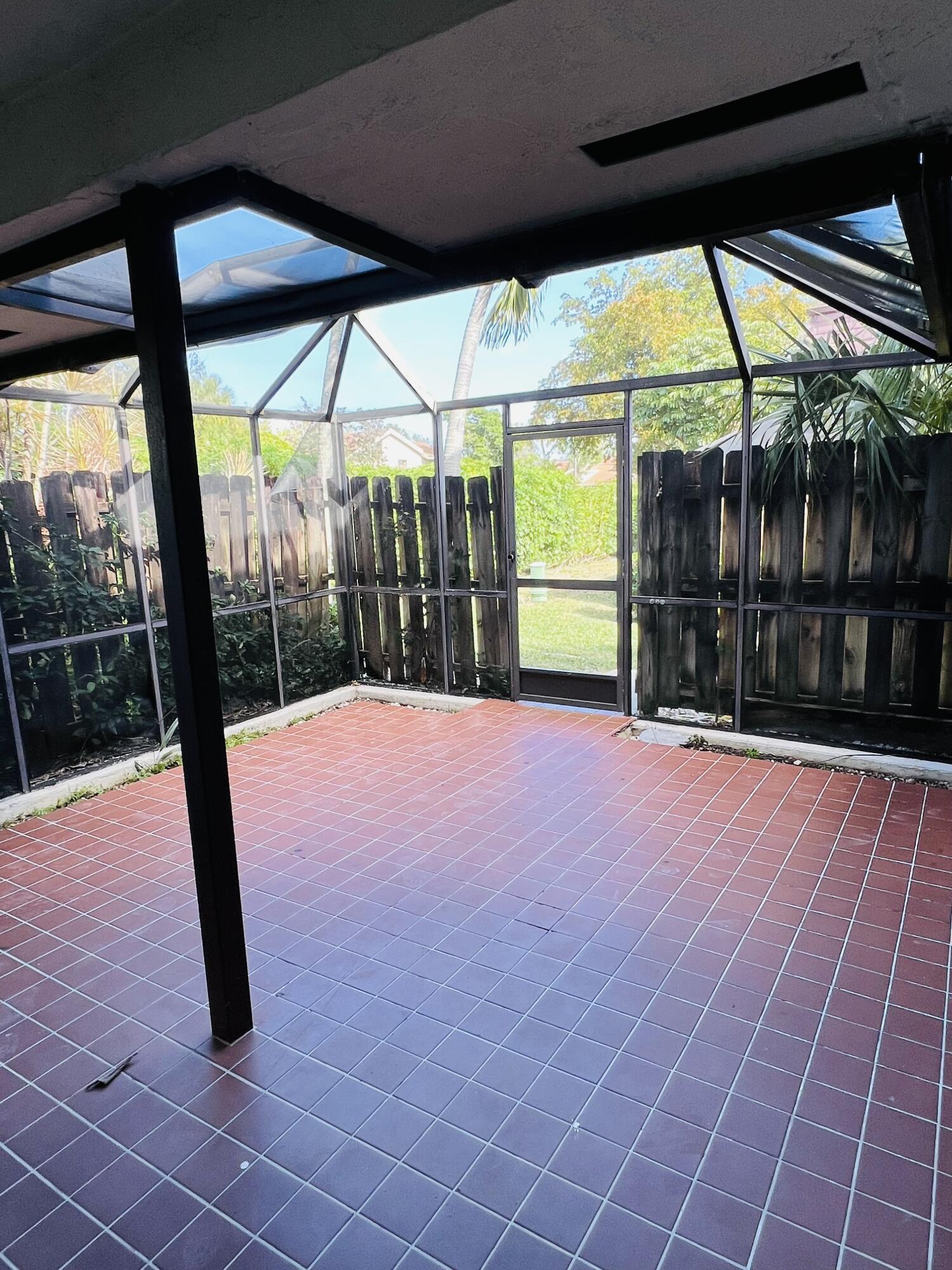 COURTYARDS AT BOCA I - Residential Lease