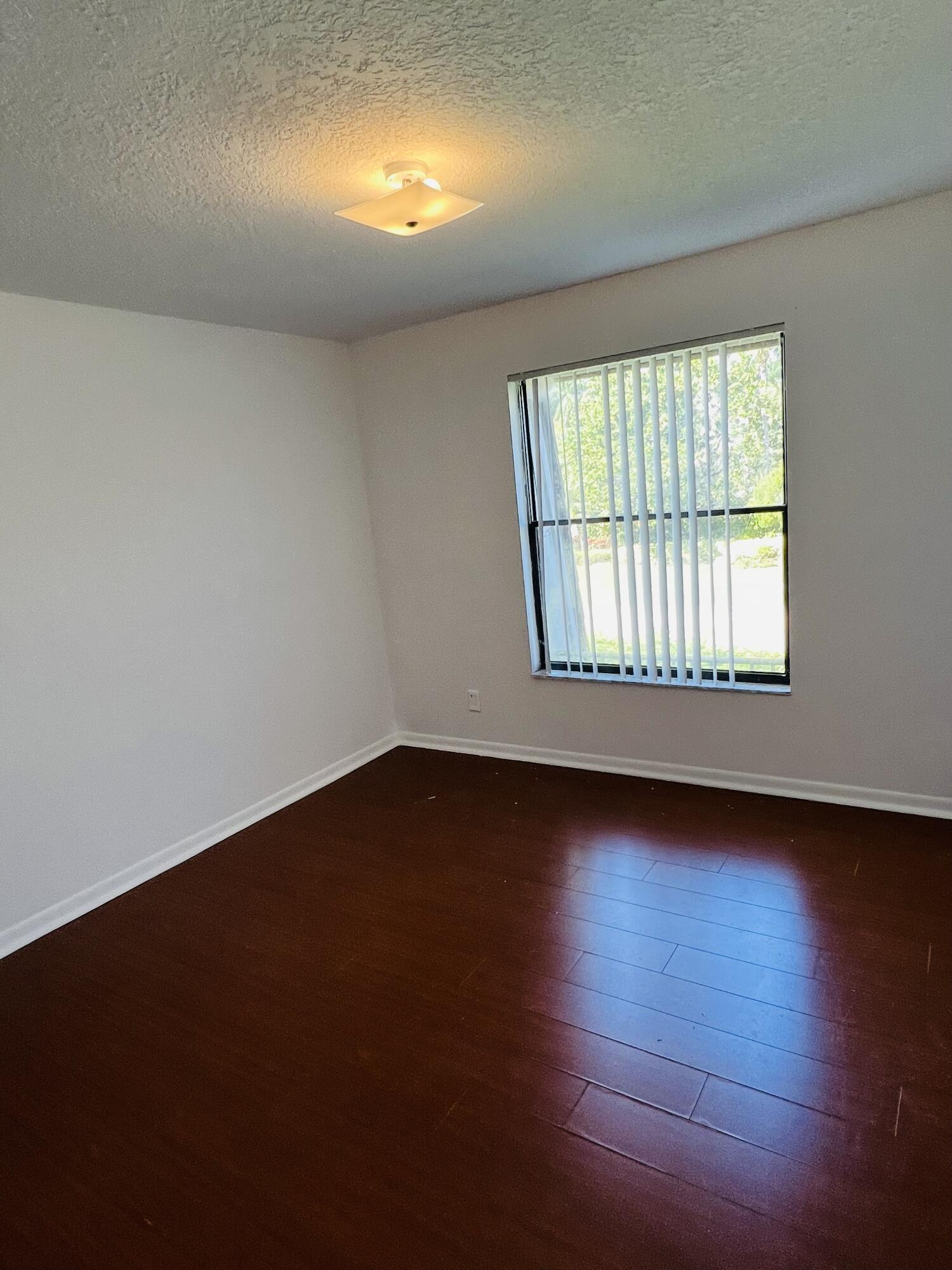 COURTYARDS AT BOCA I - Residential Lease