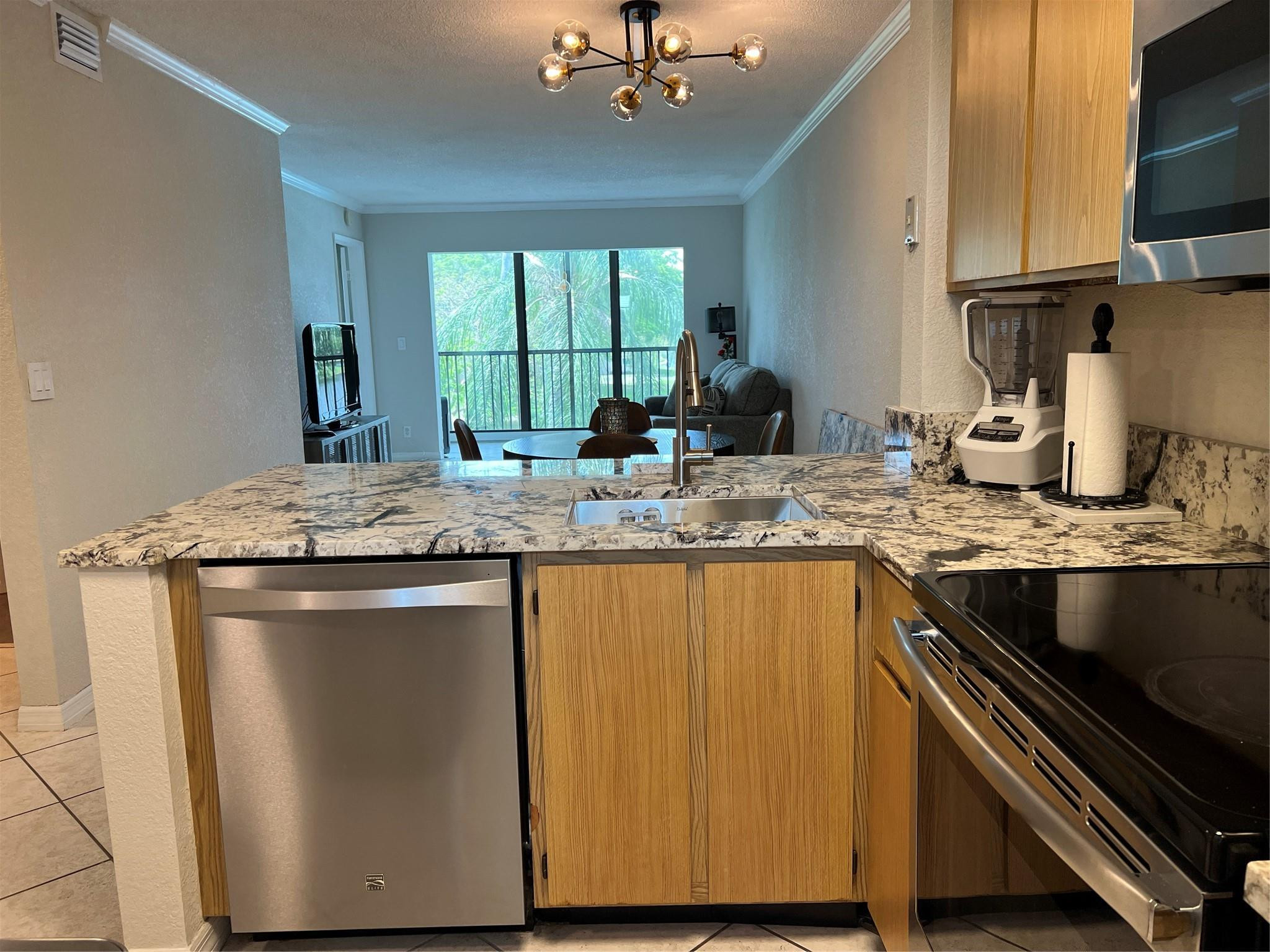 CYPRESS BEND CONDOMINIUM V - Residential Lease