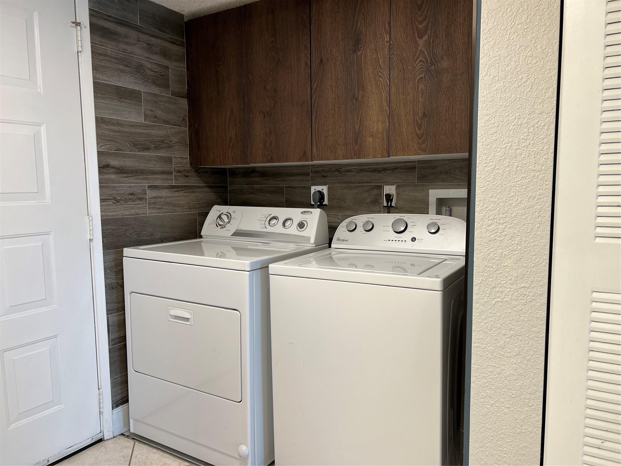 CYPRESS BEND CONDOMINIUM V - Residential Lease
