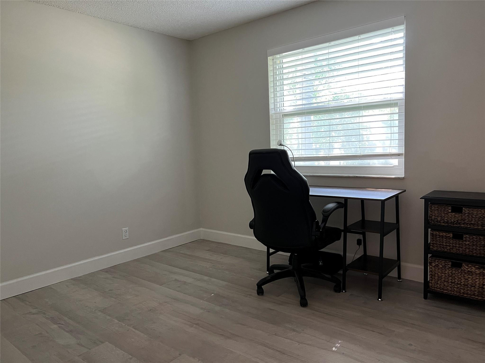 CYPRESS BEND CONDOMINIUM V - Residential Lease