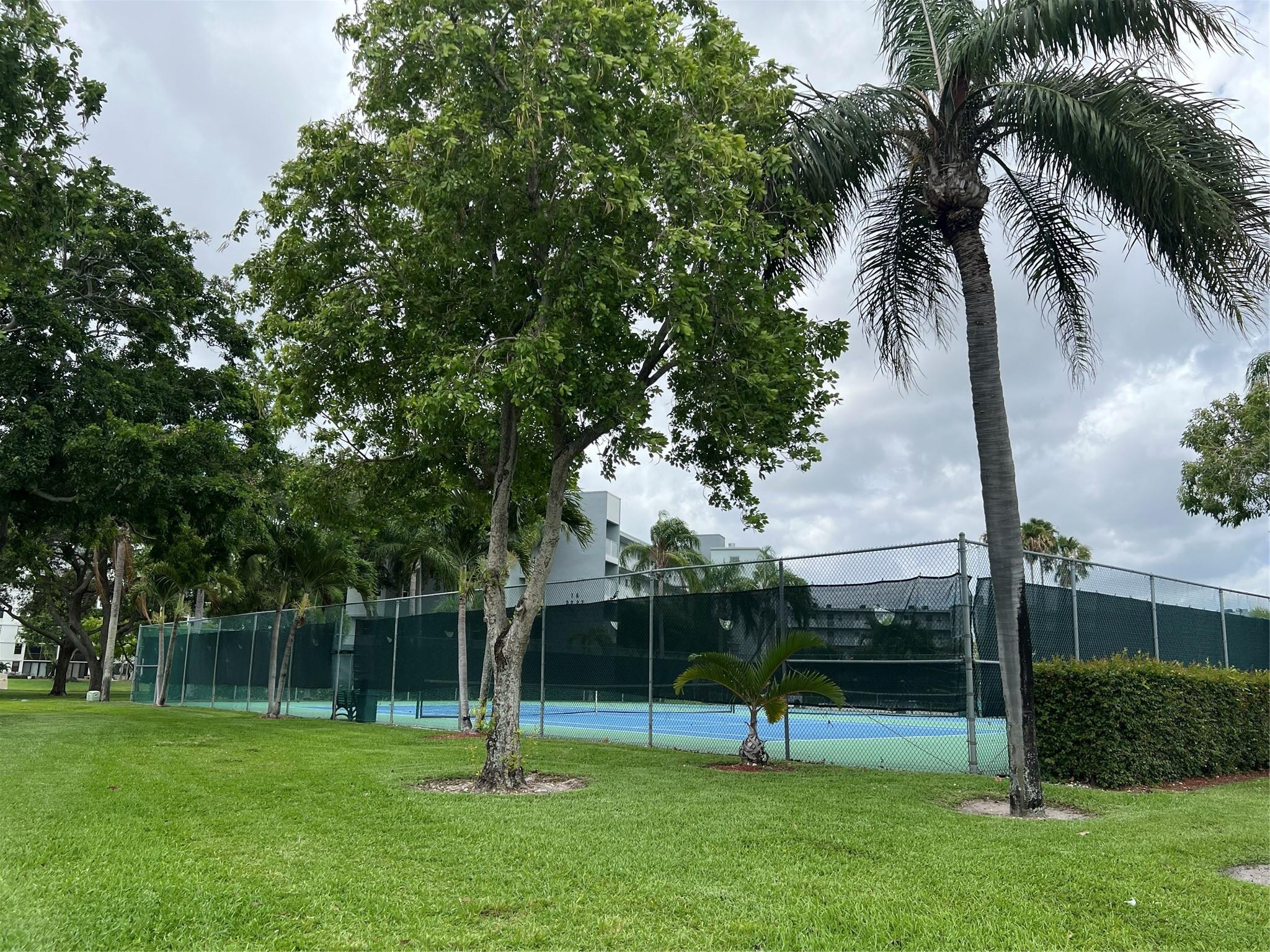 CYPRESS BEND CONDOMINIUM V - Residential Lease