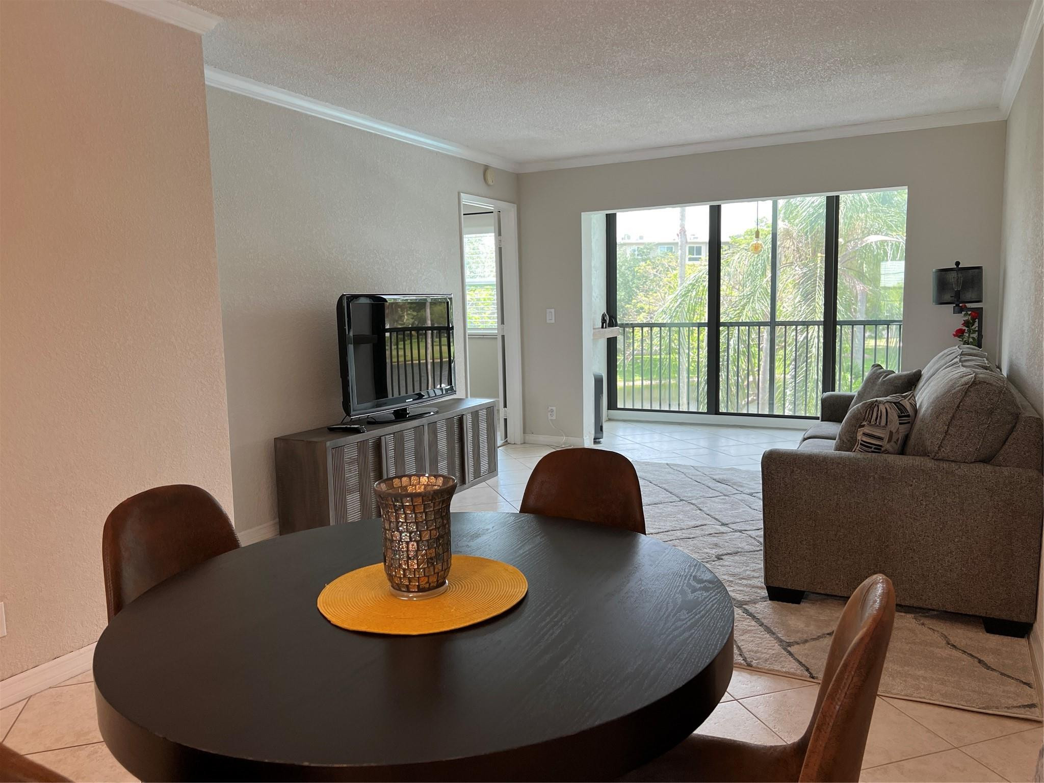 CYPRESS BEND CONDOMINIUM V - Residential Lease