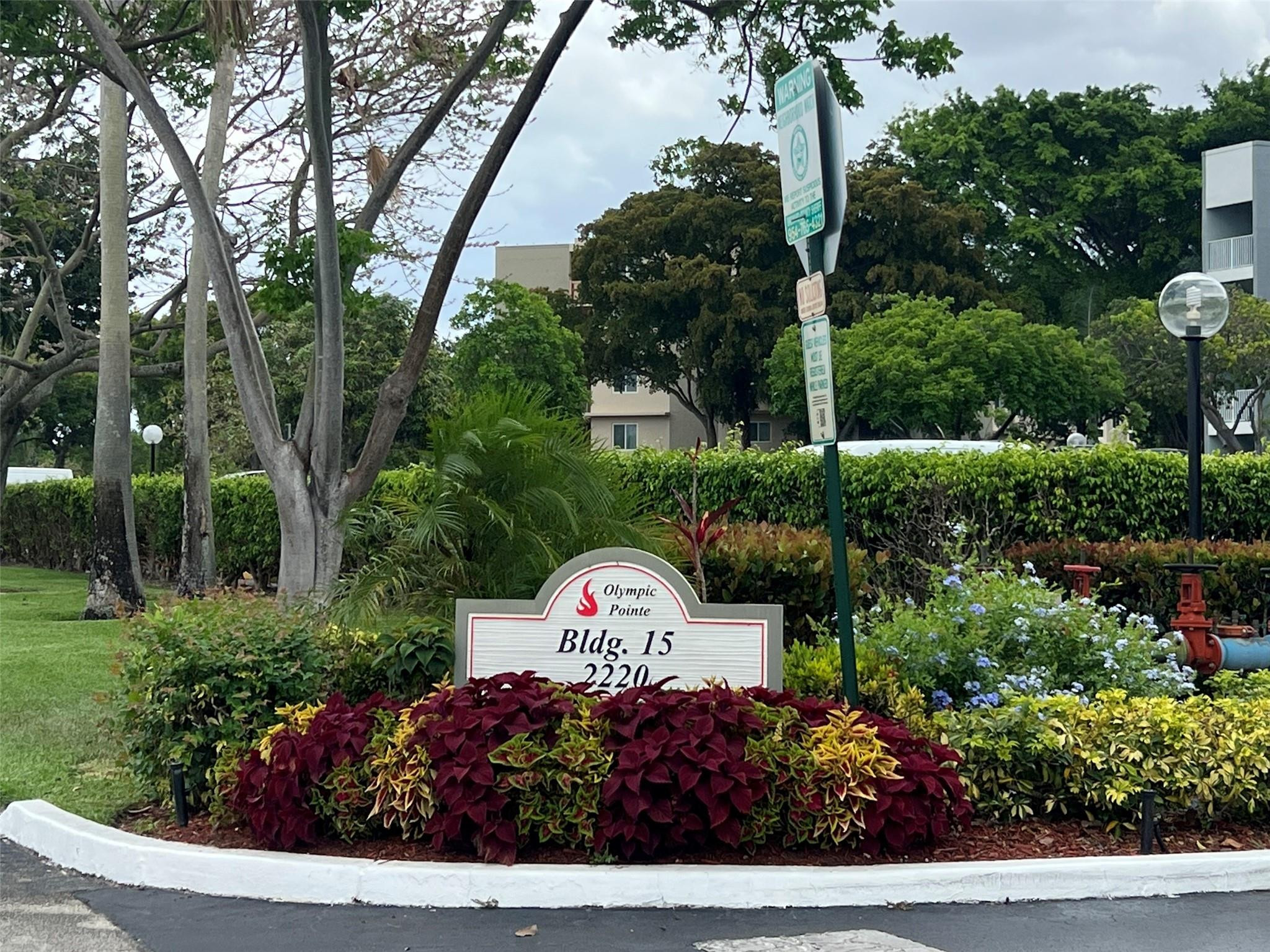 CYPRESS BEND CONDOMINIUM V - Residential Lease