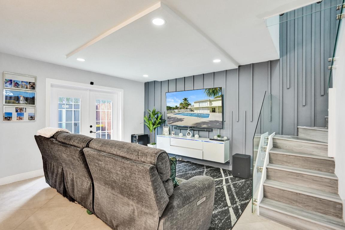 CRYSTAL VIEW TOWNHOMES - Residential