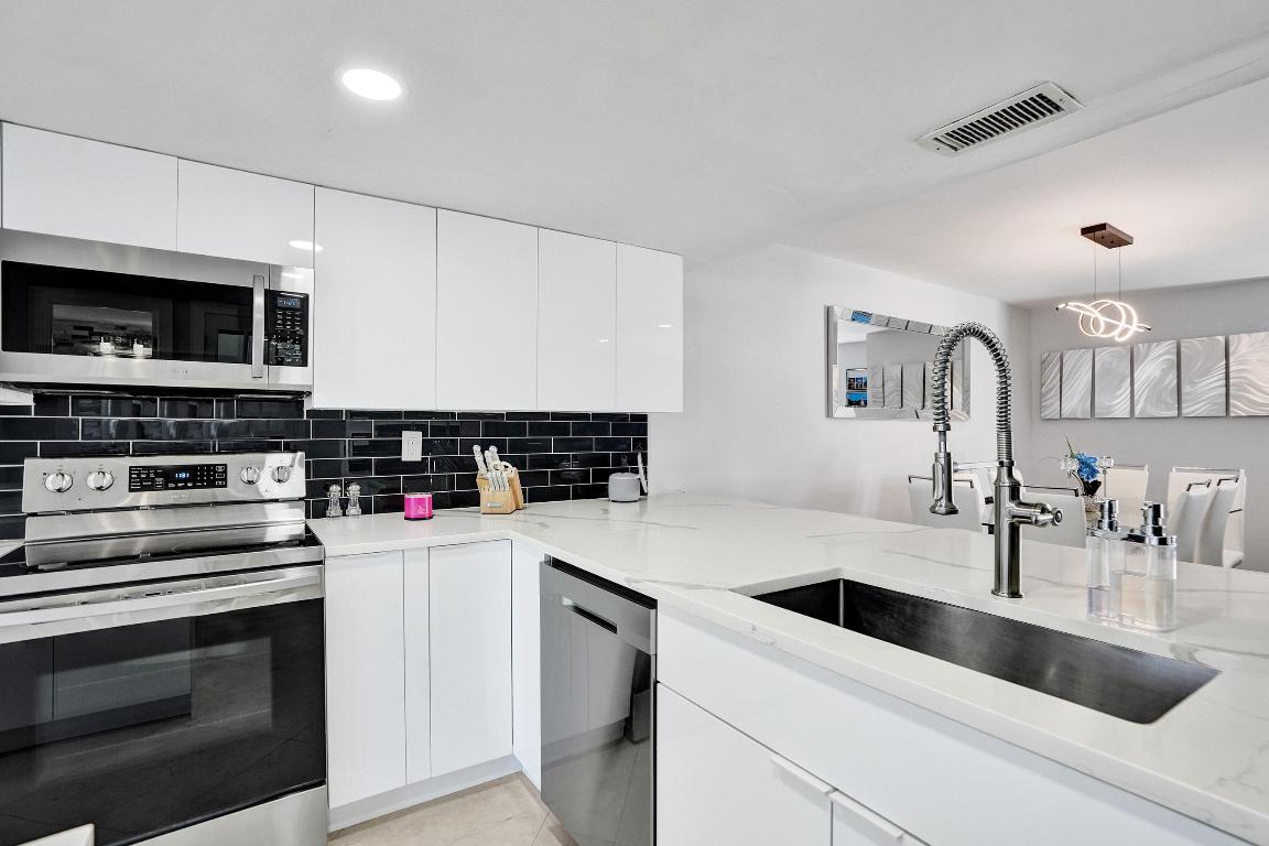 CRYSTAL VIEW TOWNHOMES - Residential