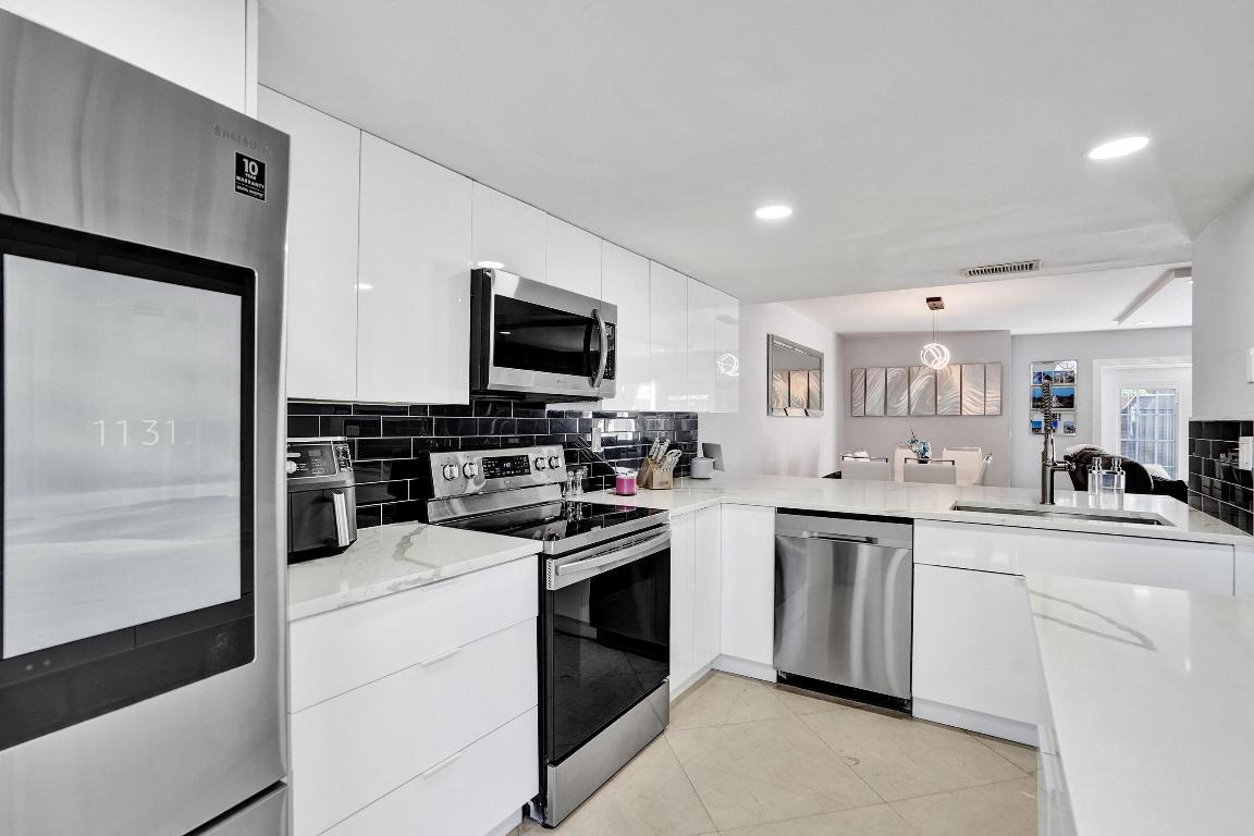 CRYSTAL VIEW TOWNHOMES - Residential