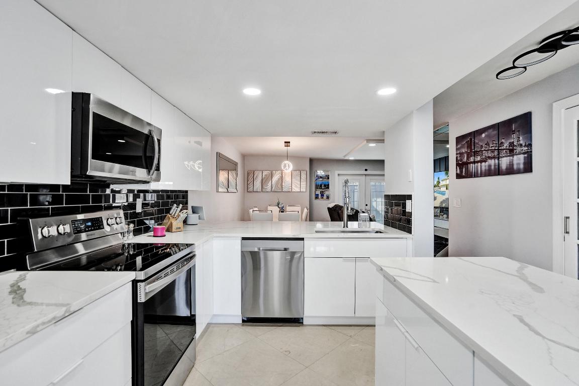 CRYSTAL VIEW TOWNHOMES - Residential