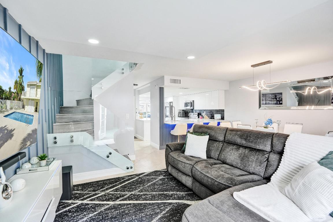 CRYSTAL VIEW TOWNHOMES - Residential