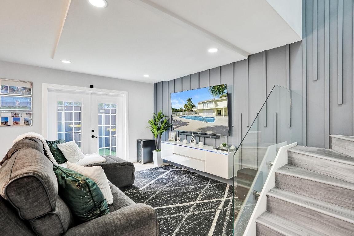 CRYSTAL VIEW TOWNHOMES - Residential