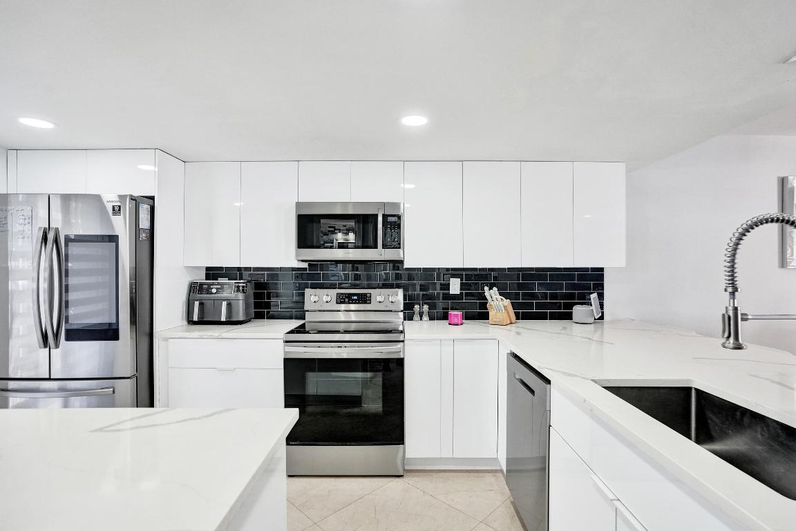 CRYSTAL VIEW TOWNHOMES - Residential