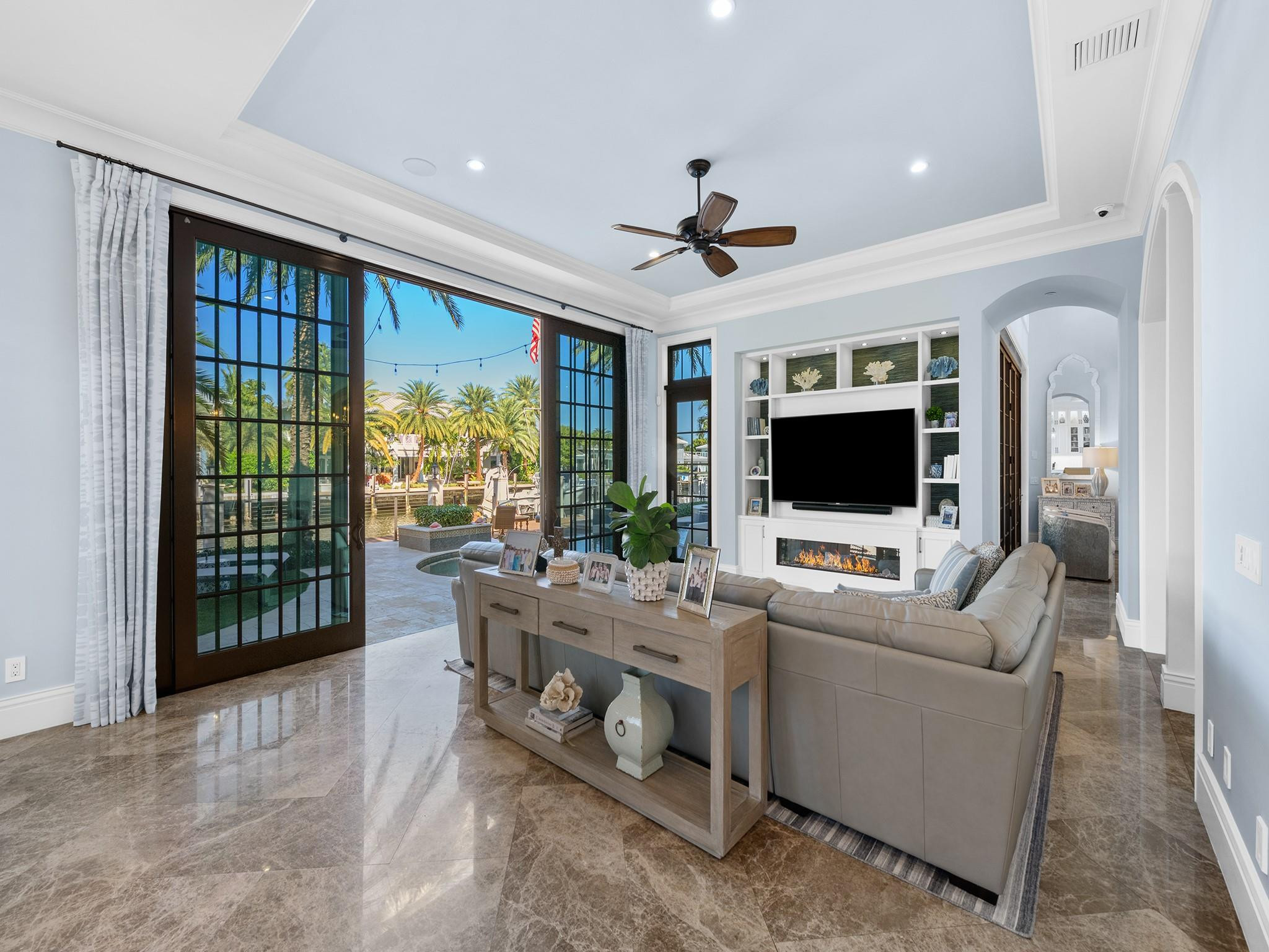 LIGHTHOUSE POINT 3RD SEC 33-24 - Residential
