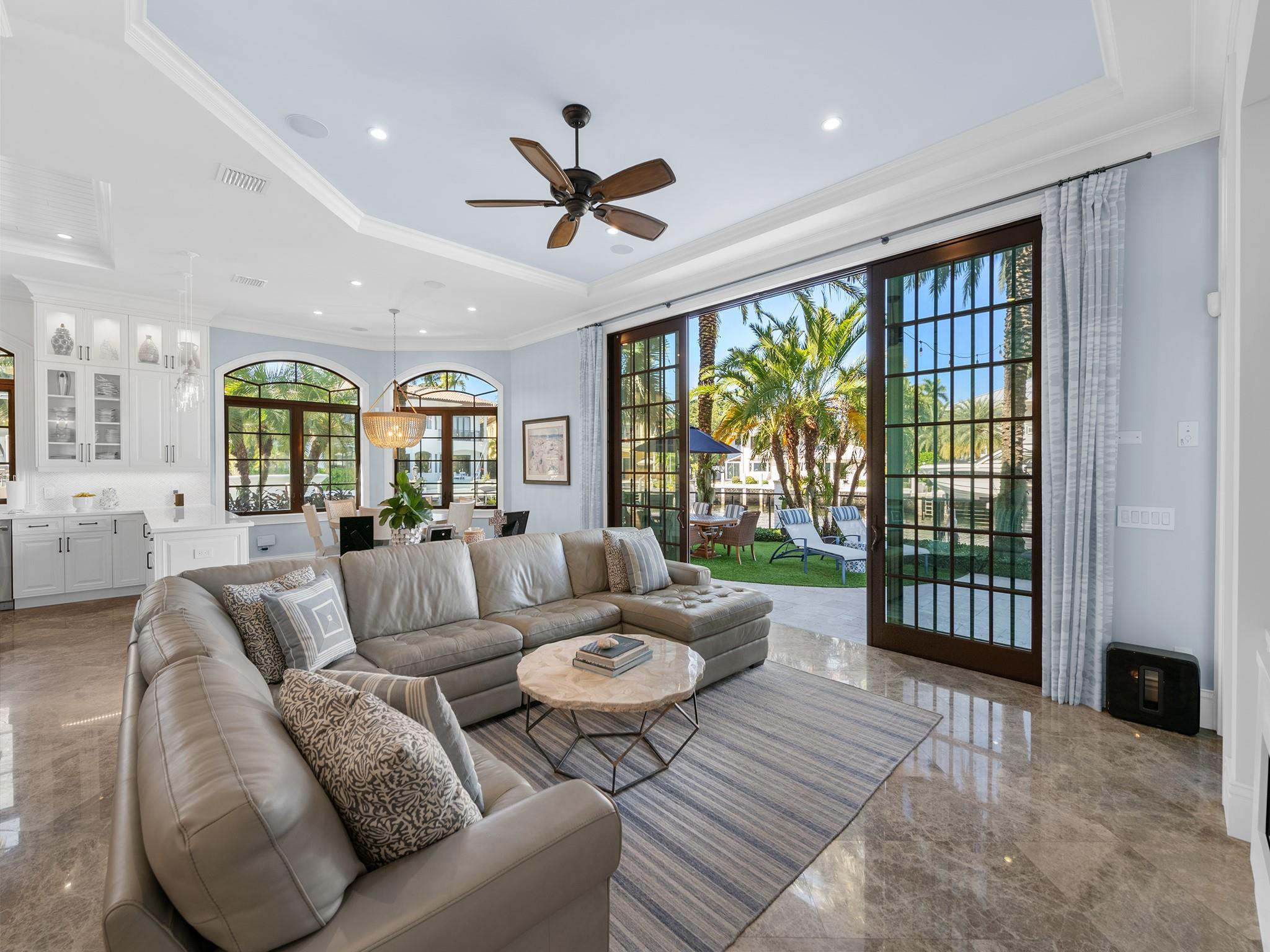 LIGHTHOUSE POINT 3RD SEC 33-24 - Residential