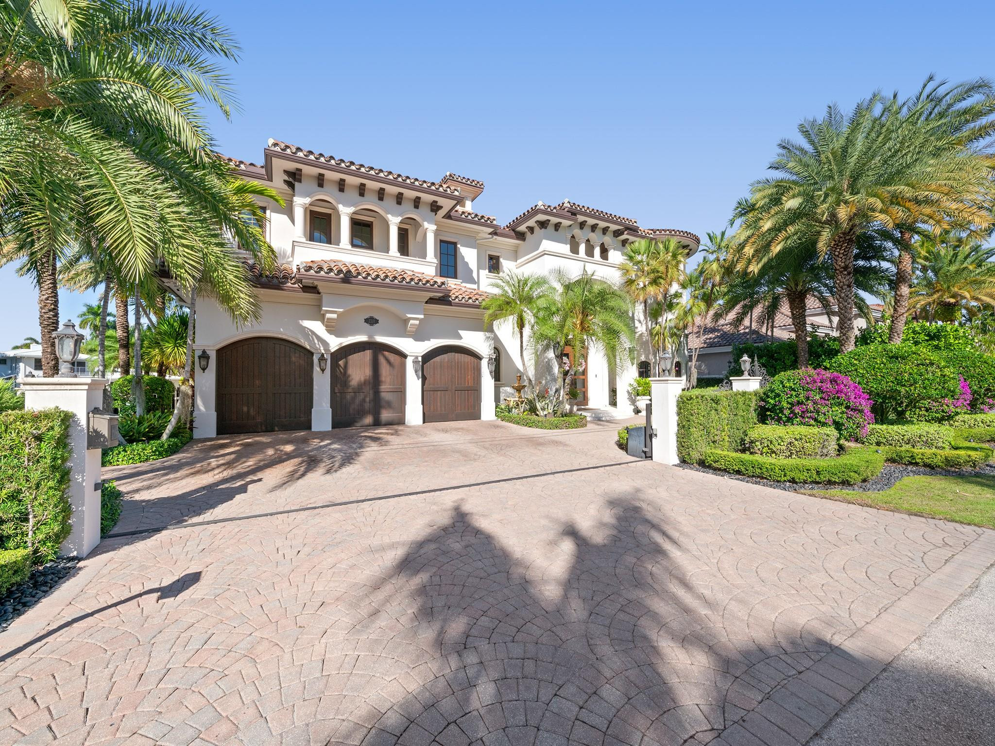 LIGHTHOUSE POINT 3RD SEC 33-24 - Residential