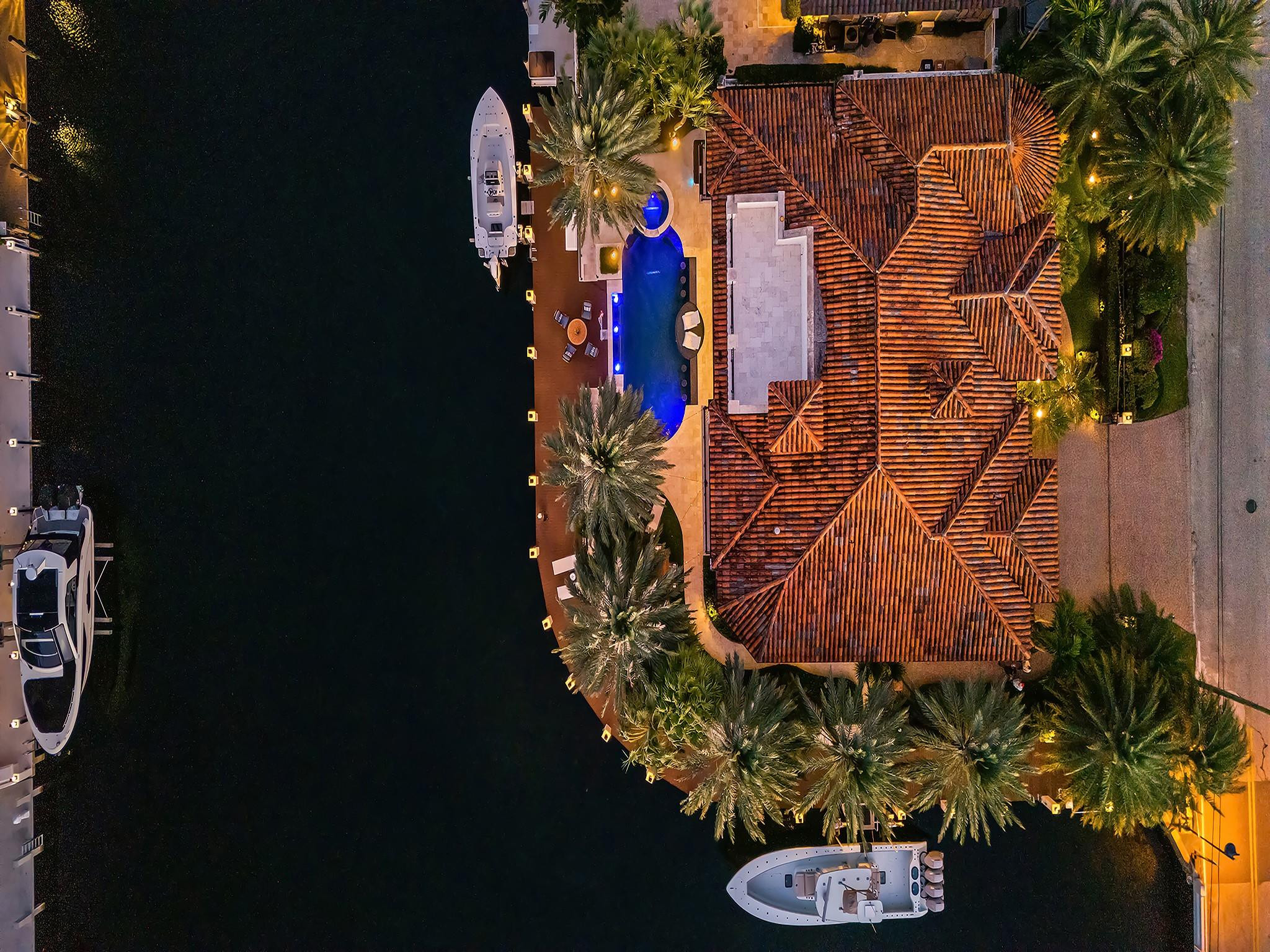 LIGHTHOUSE POINT 3RD SEC 33-24 - Residential