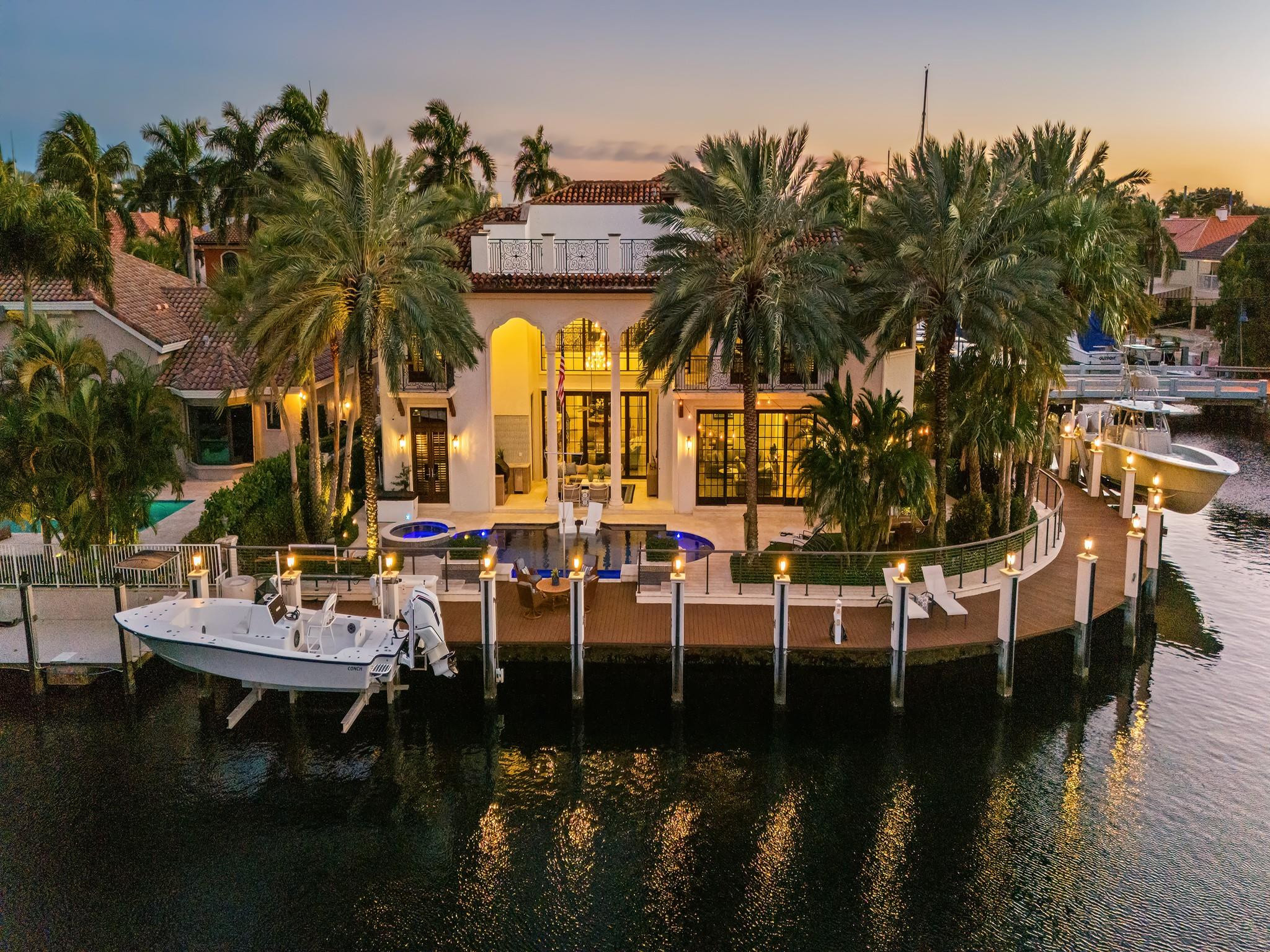 LIGHTHOUSE POINT 3RD SEC 33-24 - Residential