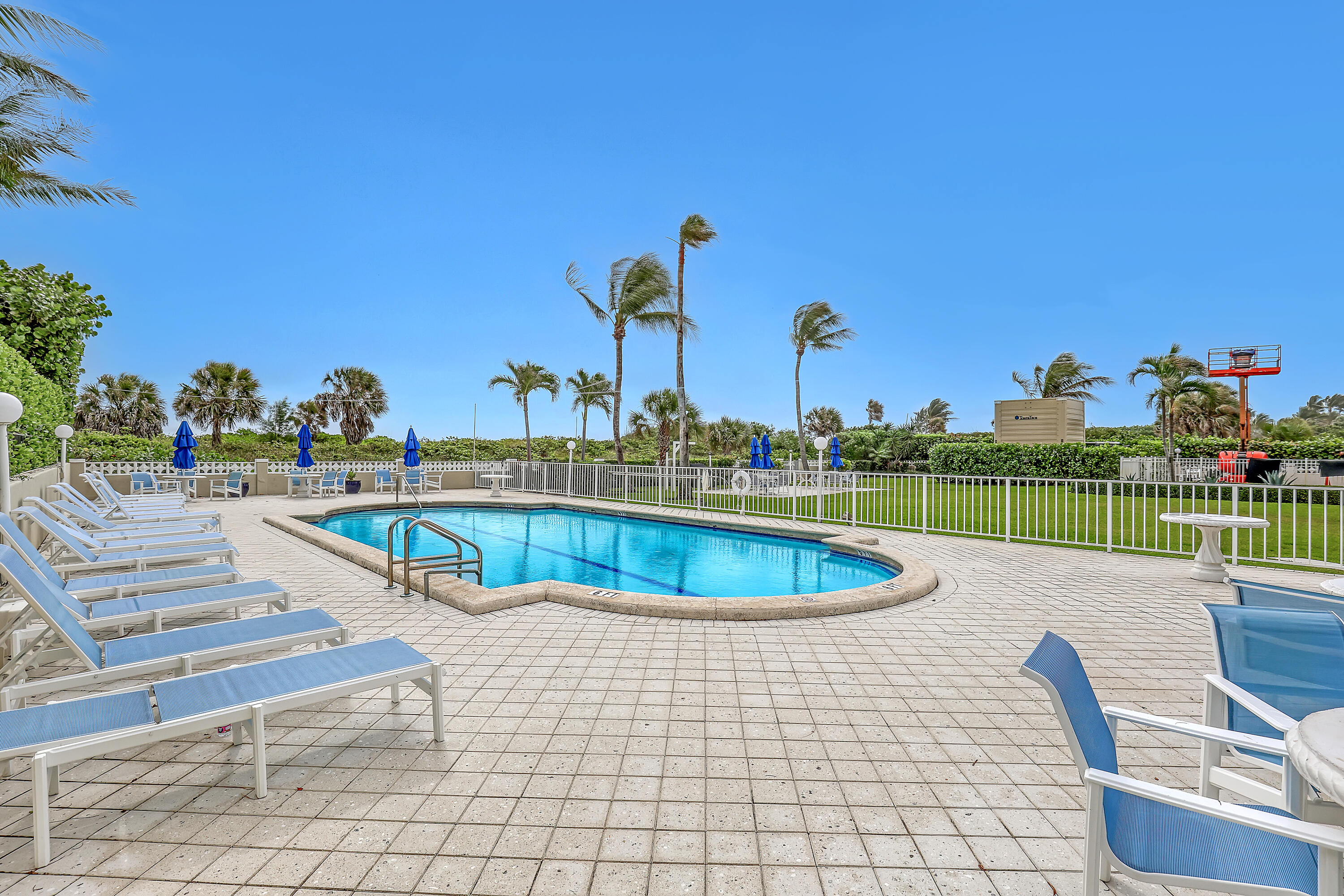 MAYAN TOWERS CONDO I - Residential Lease