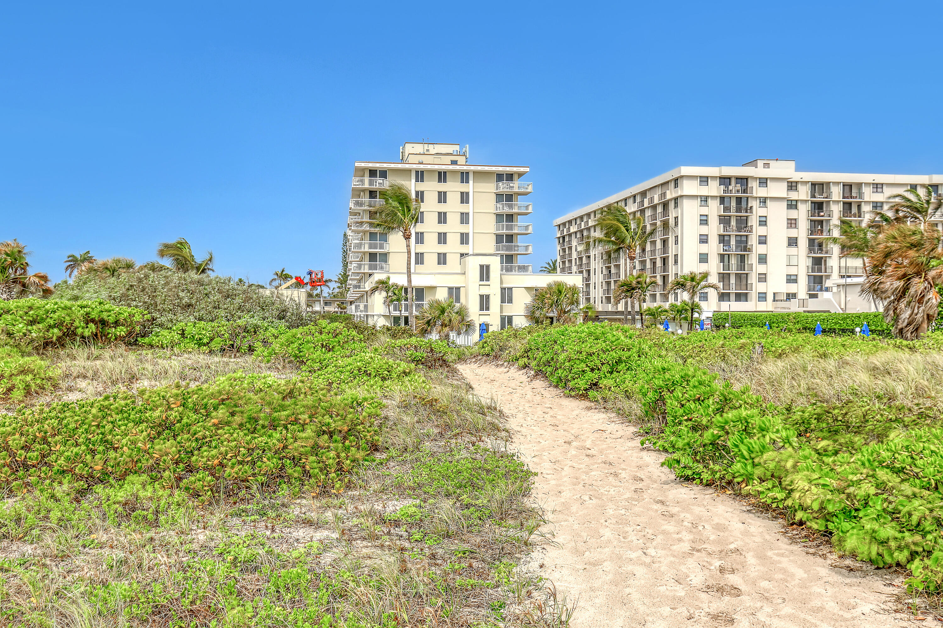 MAYAN TOWERS CONDO I - Residential Lease
