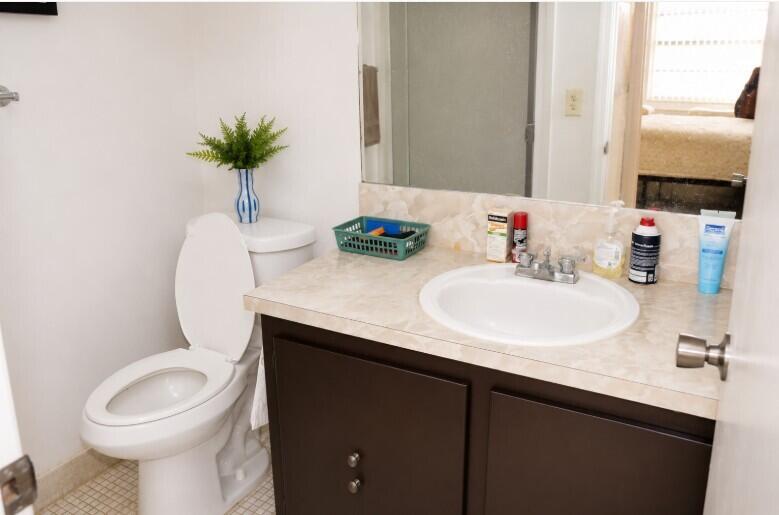 KINGS POINT BURGUNDY CONDOS - Residential Lease