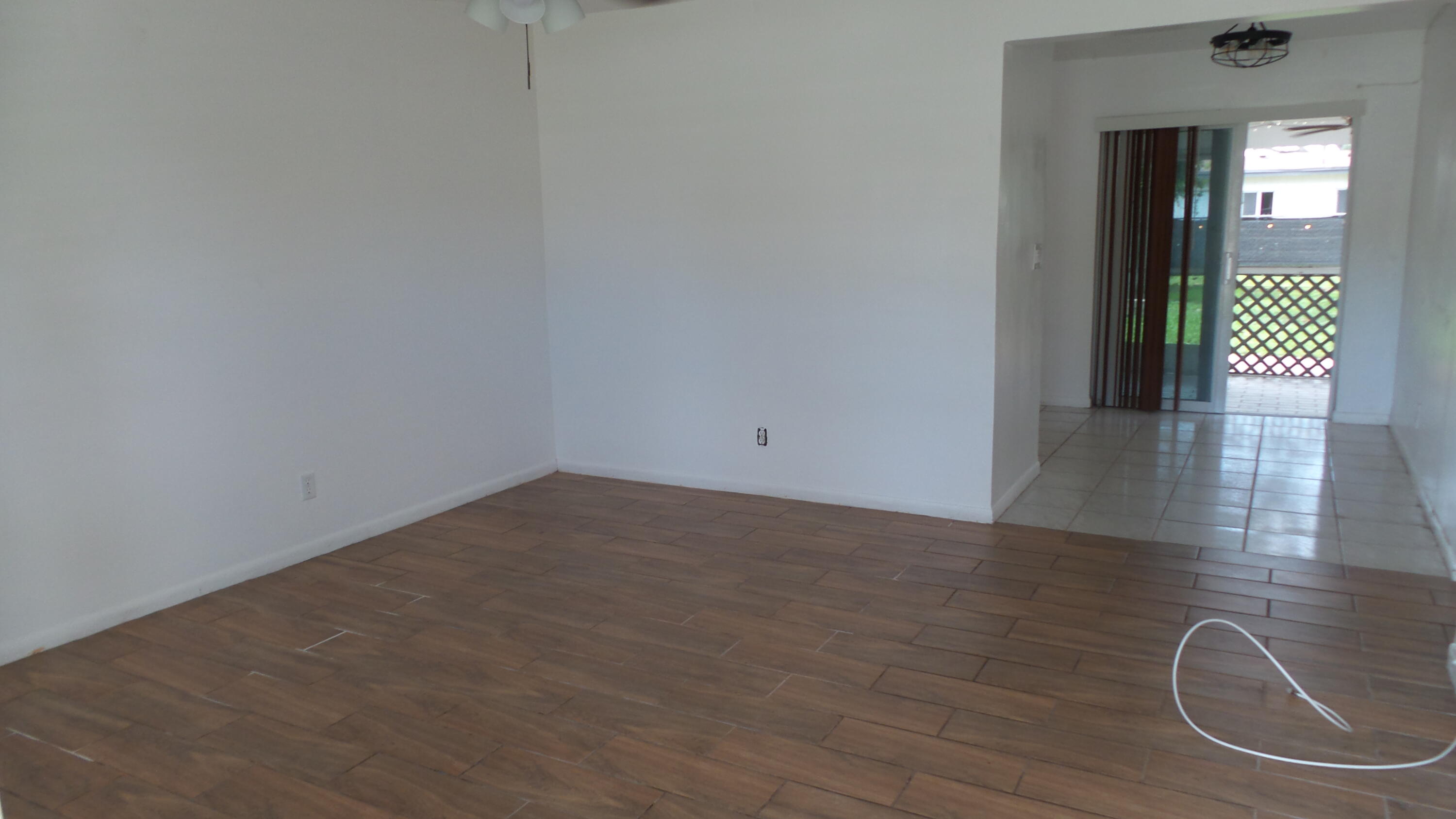 SUMMERTIME ISLES 1ST ADD - Residential Lease