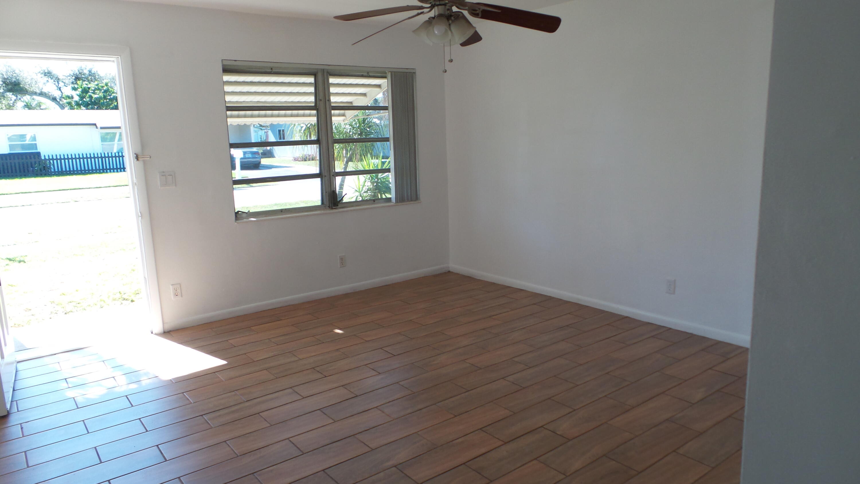 SUMMERTIME ISLES 1ST ADD - Residential Lease