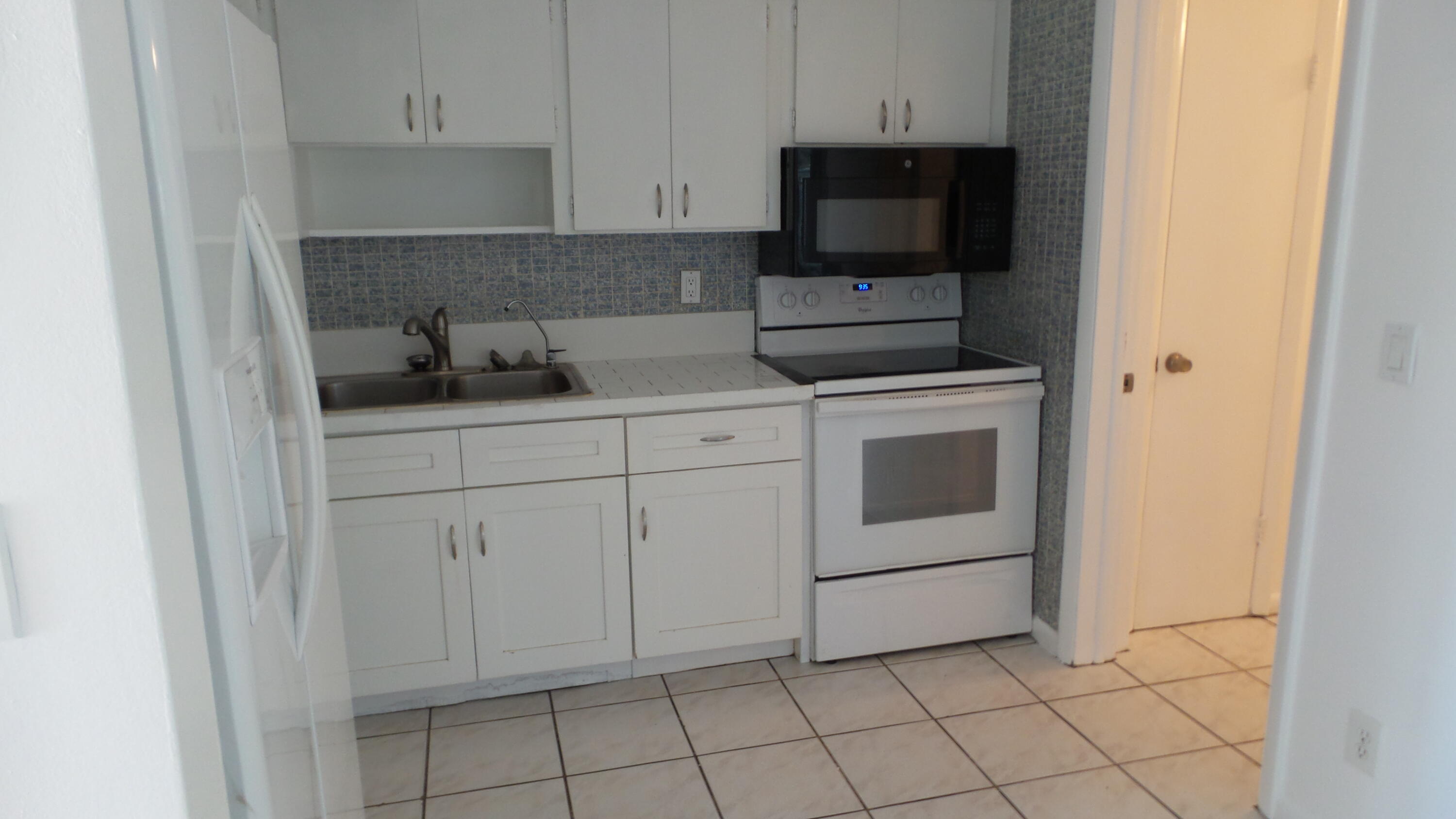 SUMMERTIME ISLES 1ST ADD - Residential Lease