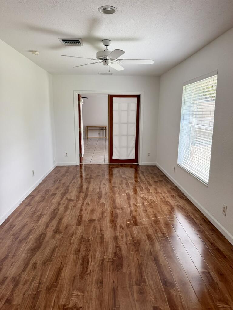 HAWTHORN - Residential Lease