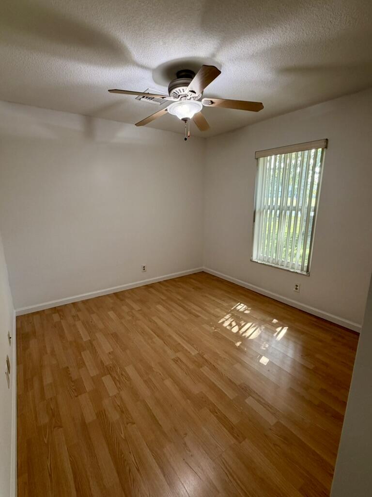 HAWTHORN - Residential Lease