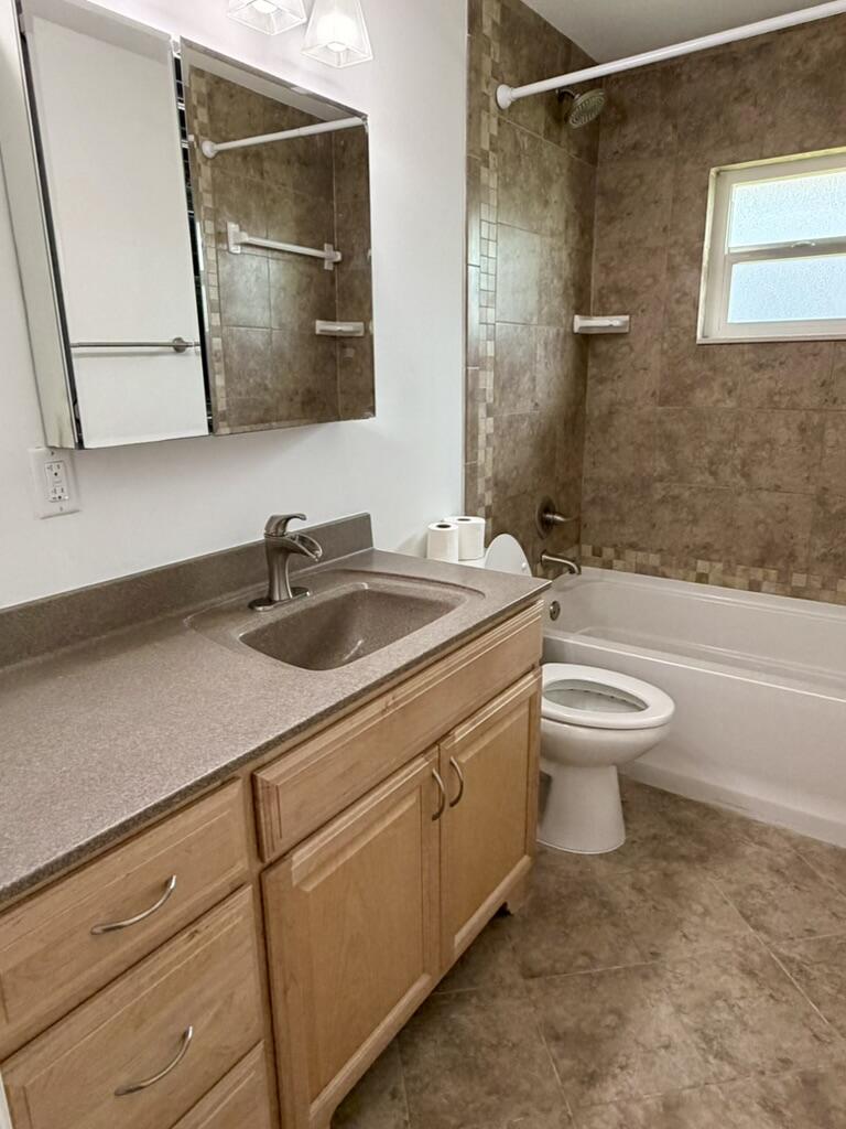 HAWTHORN - Residential Lease