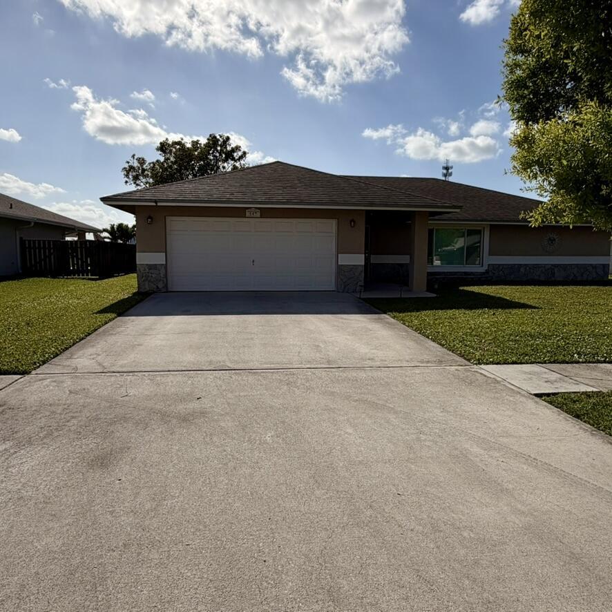 HAWTHORN - Residential Lease