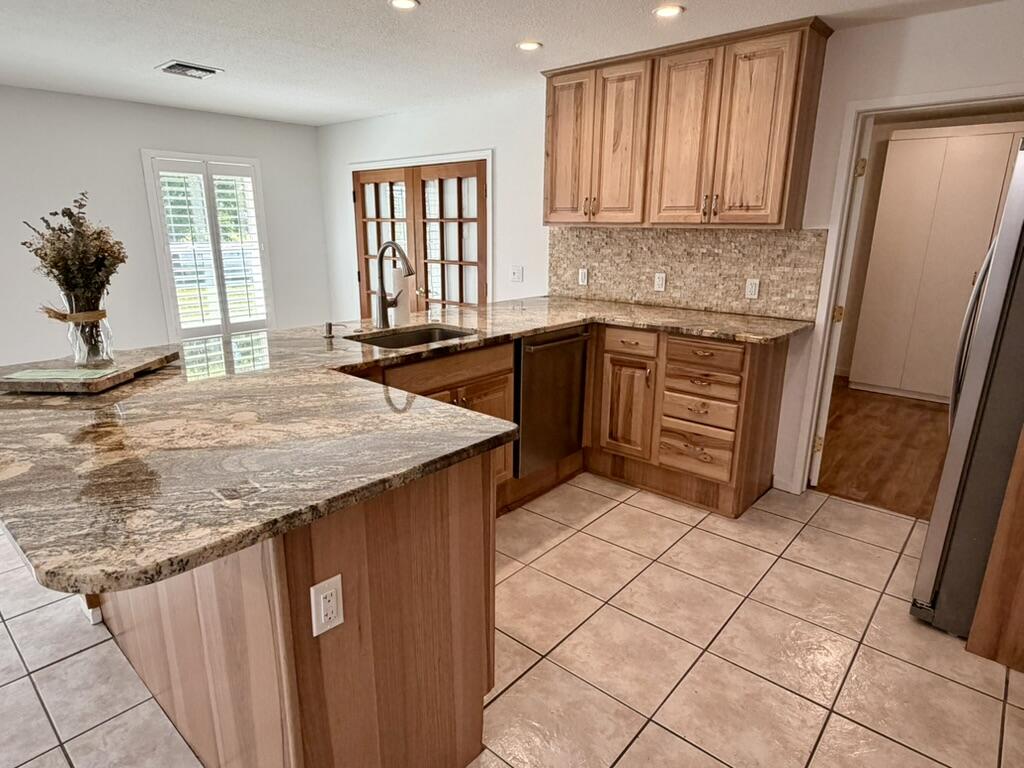HAWTHORN - Residential Lease