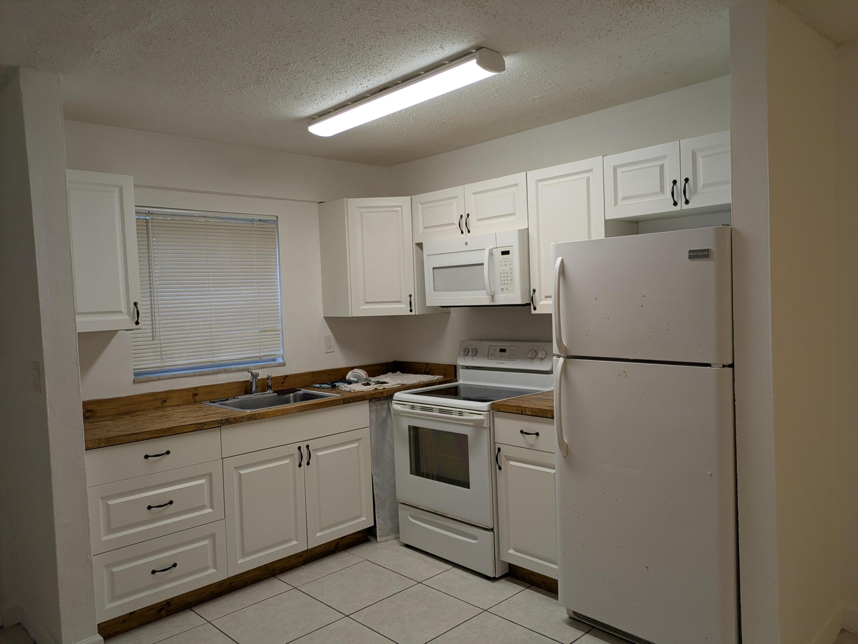CORAL SPRINGS SUB NO 1 - Residential Lease