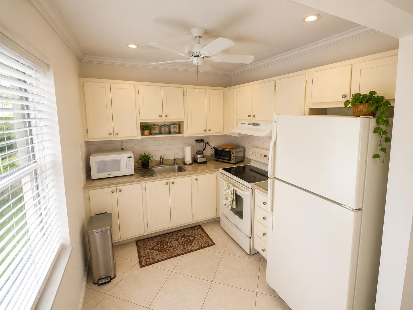 KINGS POINT BURGUNDY CONDOS - Residential