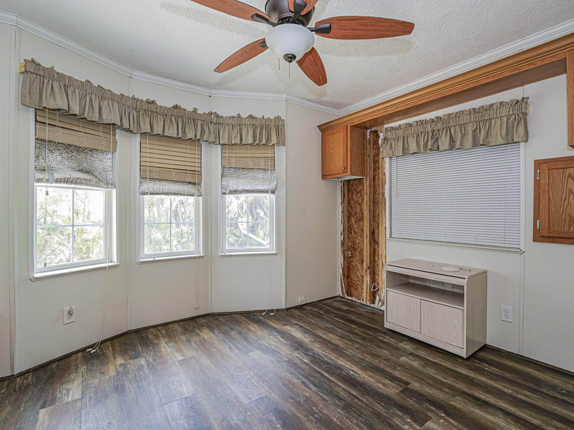 BREEZY VILLAGE MOBILE HOME SUBDIVISION UNIT 1 - Residential