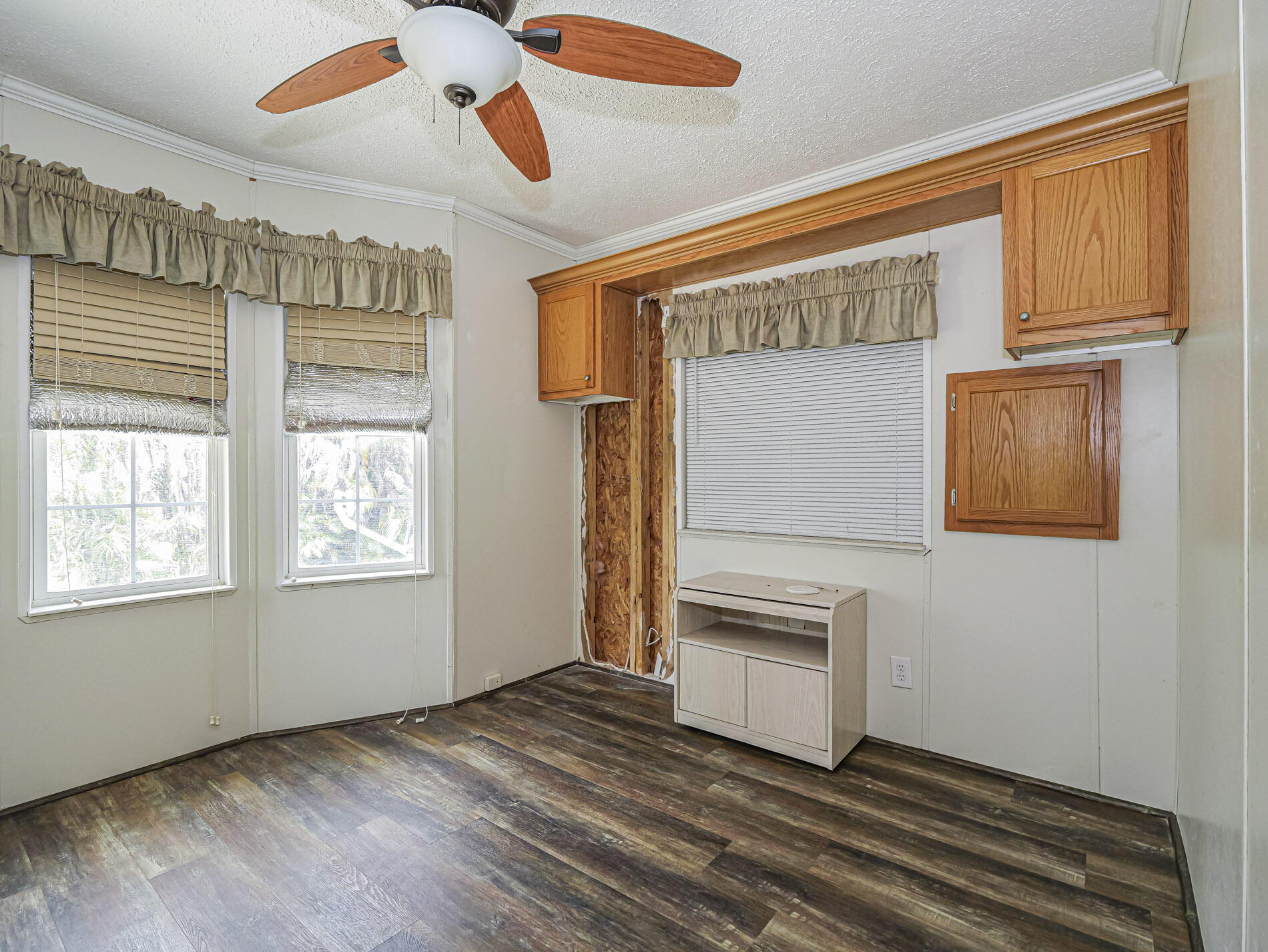 BREEZY VILLAGE MOBILE HOME SUBDIVISION UNIT 1 - Residential