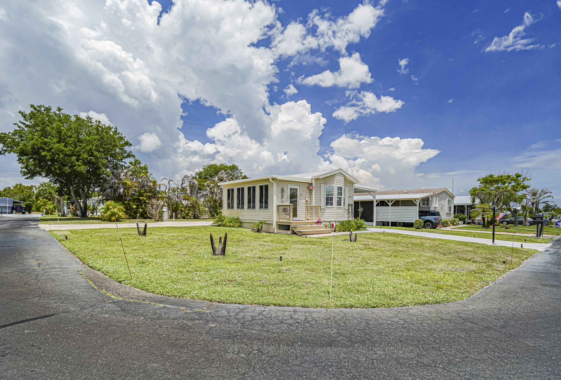 BREEZY VILLAGE MOBILE HOME SUBDIVISION UNIT 1 - Residential
